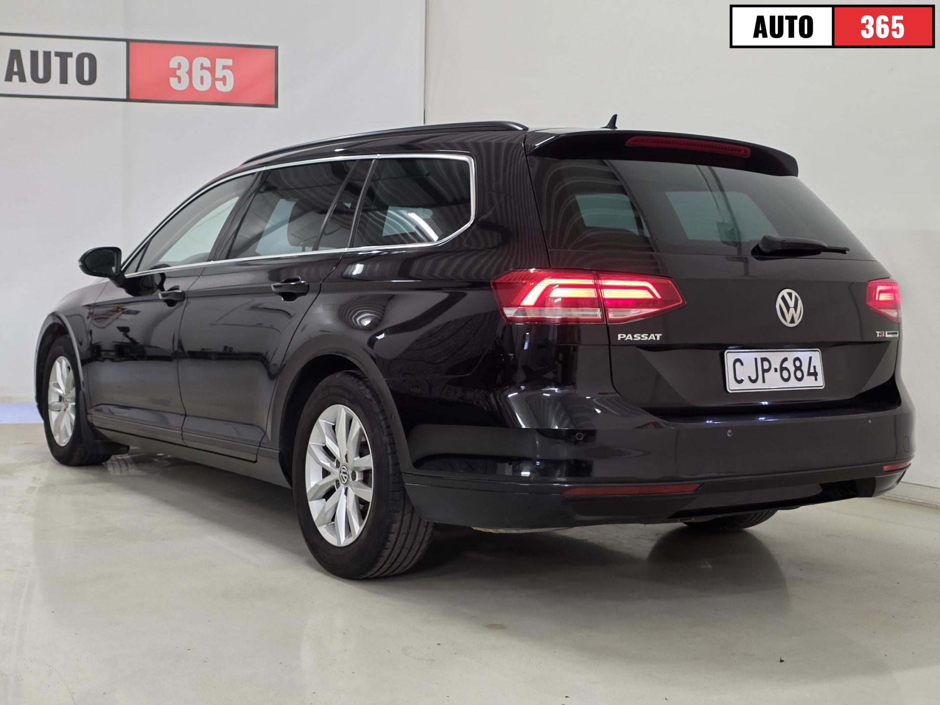 Volkswagen Passat - Image 2