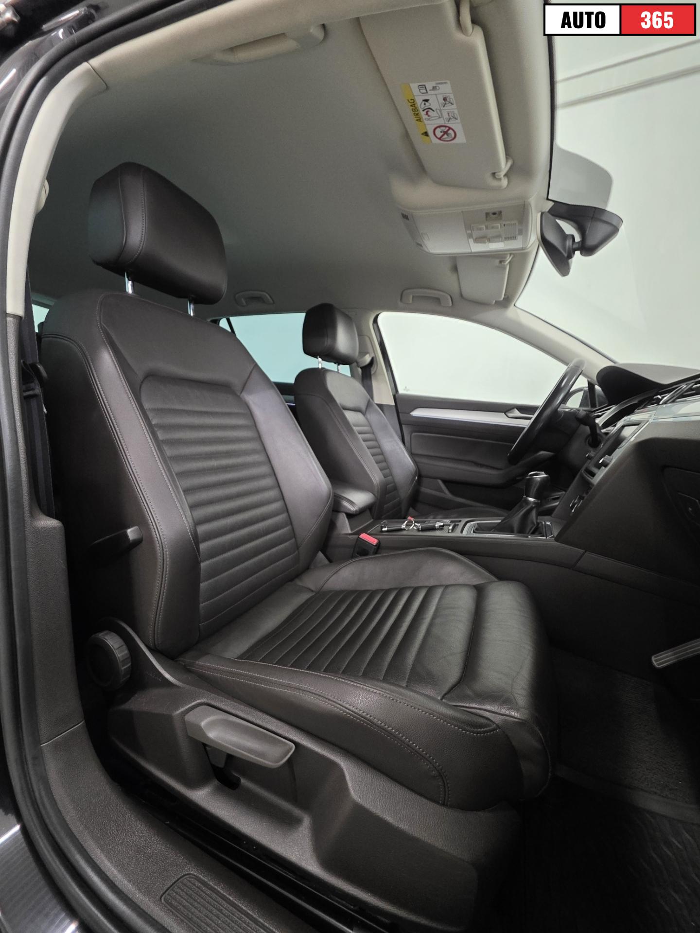 Volkswagen Passat - Image 7