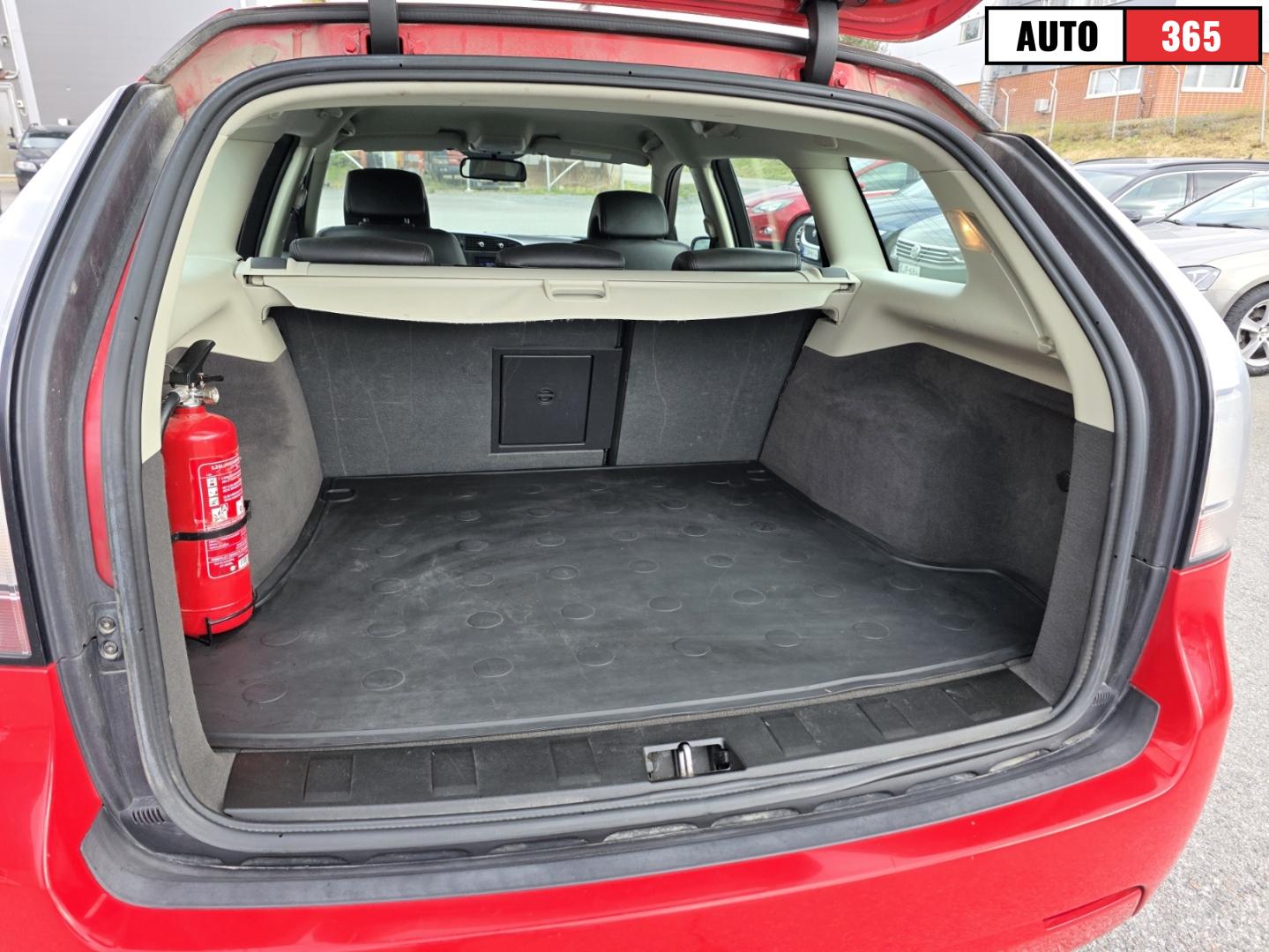Saab 9-3 - Image 12