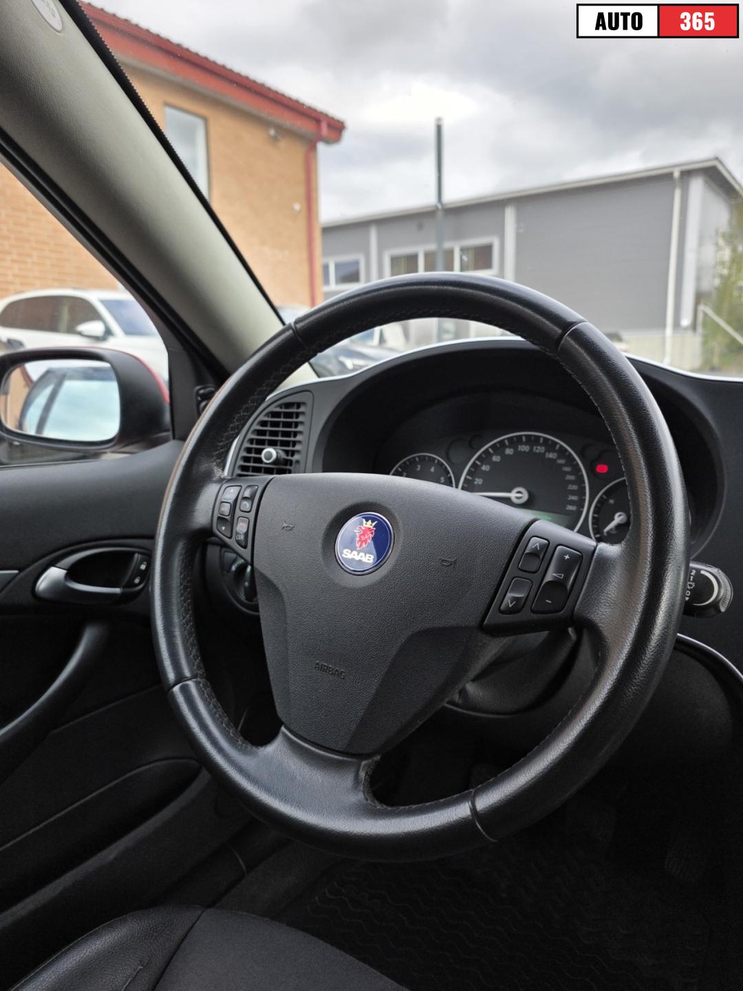 Saab 9-3 - Image 13