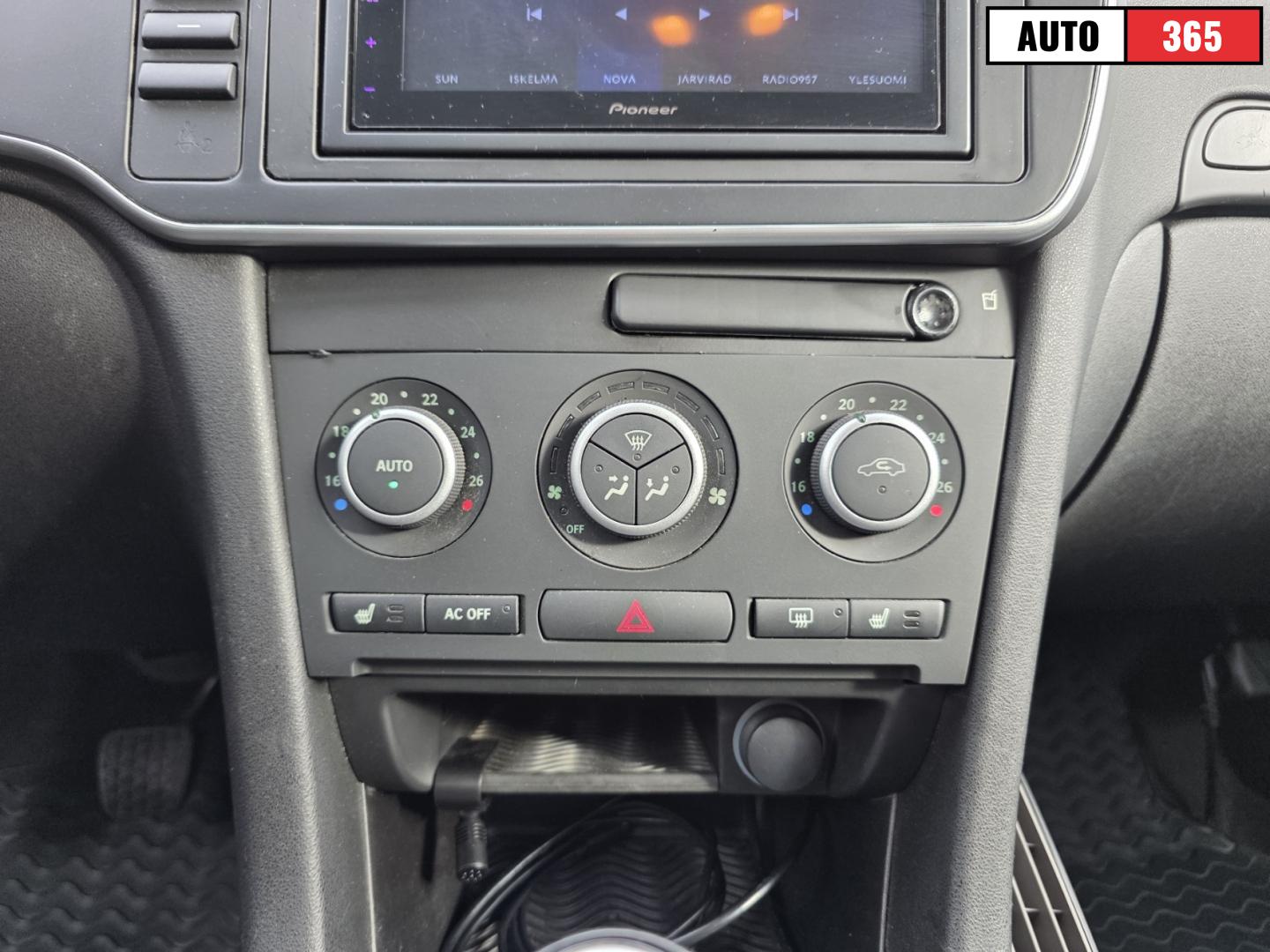 Saab 9-3 - Image 14