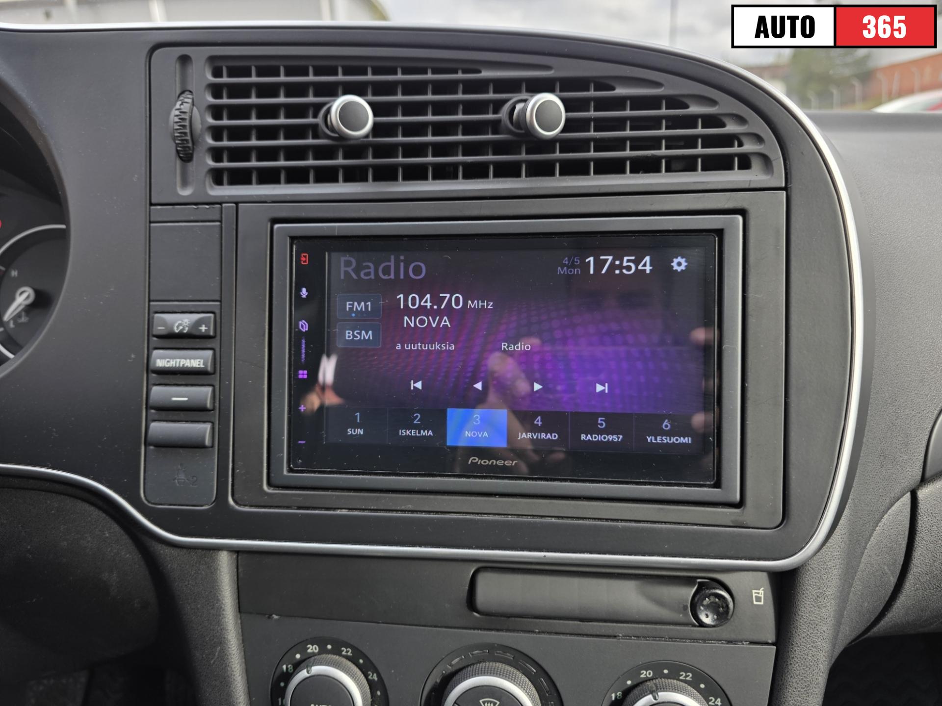 Saab 9-3 - Image 15