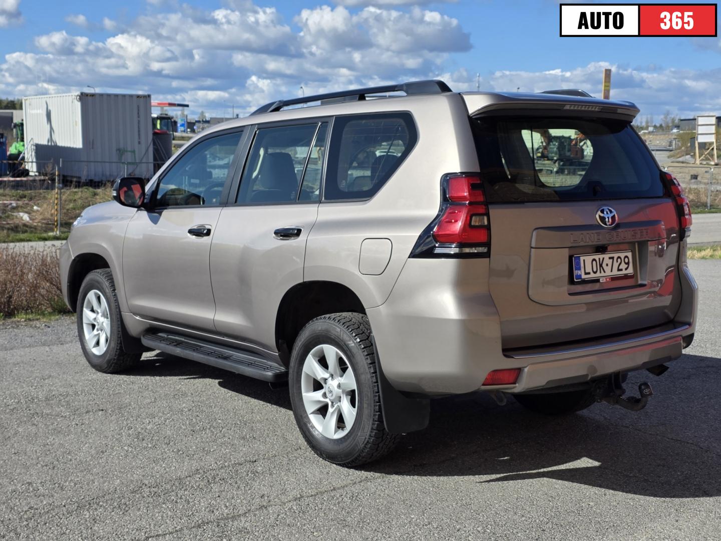 Toyota Land Cruiser - Image 2