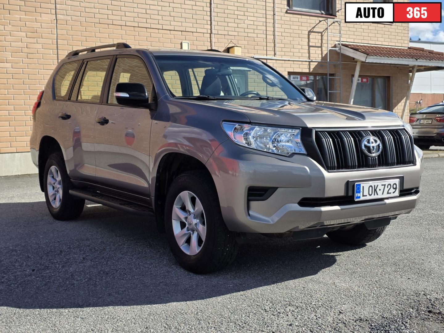 Toyota Land Cruiser - Image 4