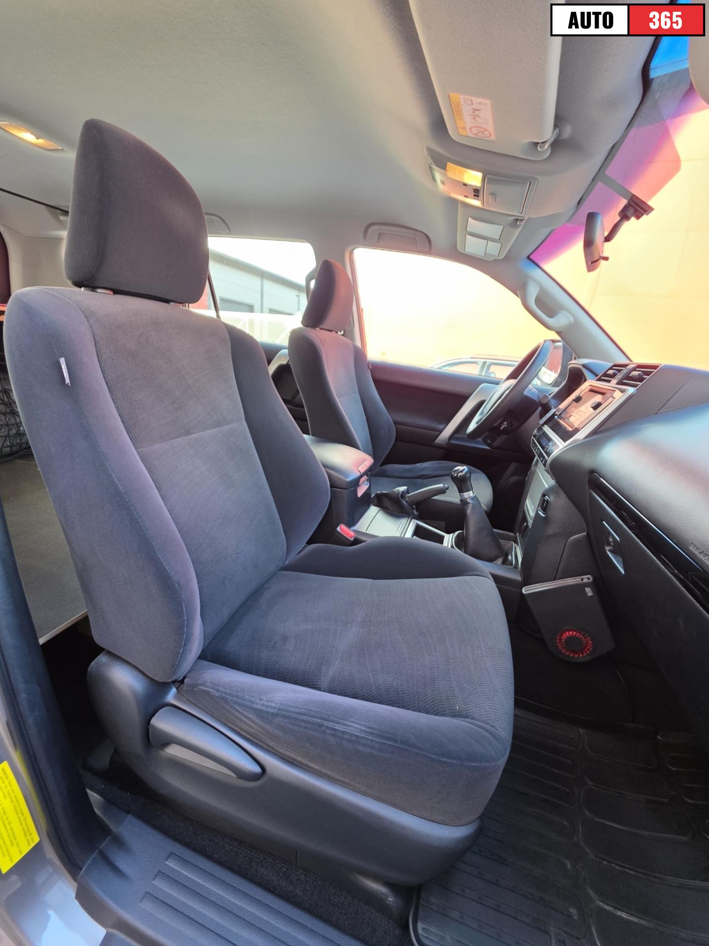 Toyota Land Cruiser - Image 7
