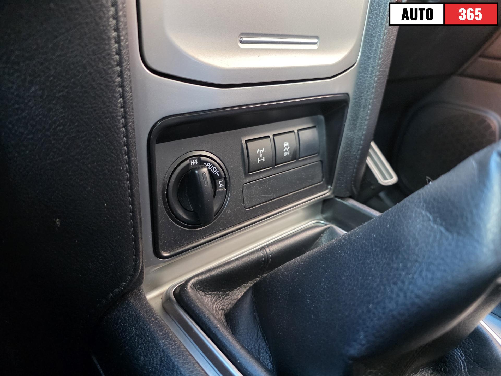 Toyota Land Cruiser - Image 15