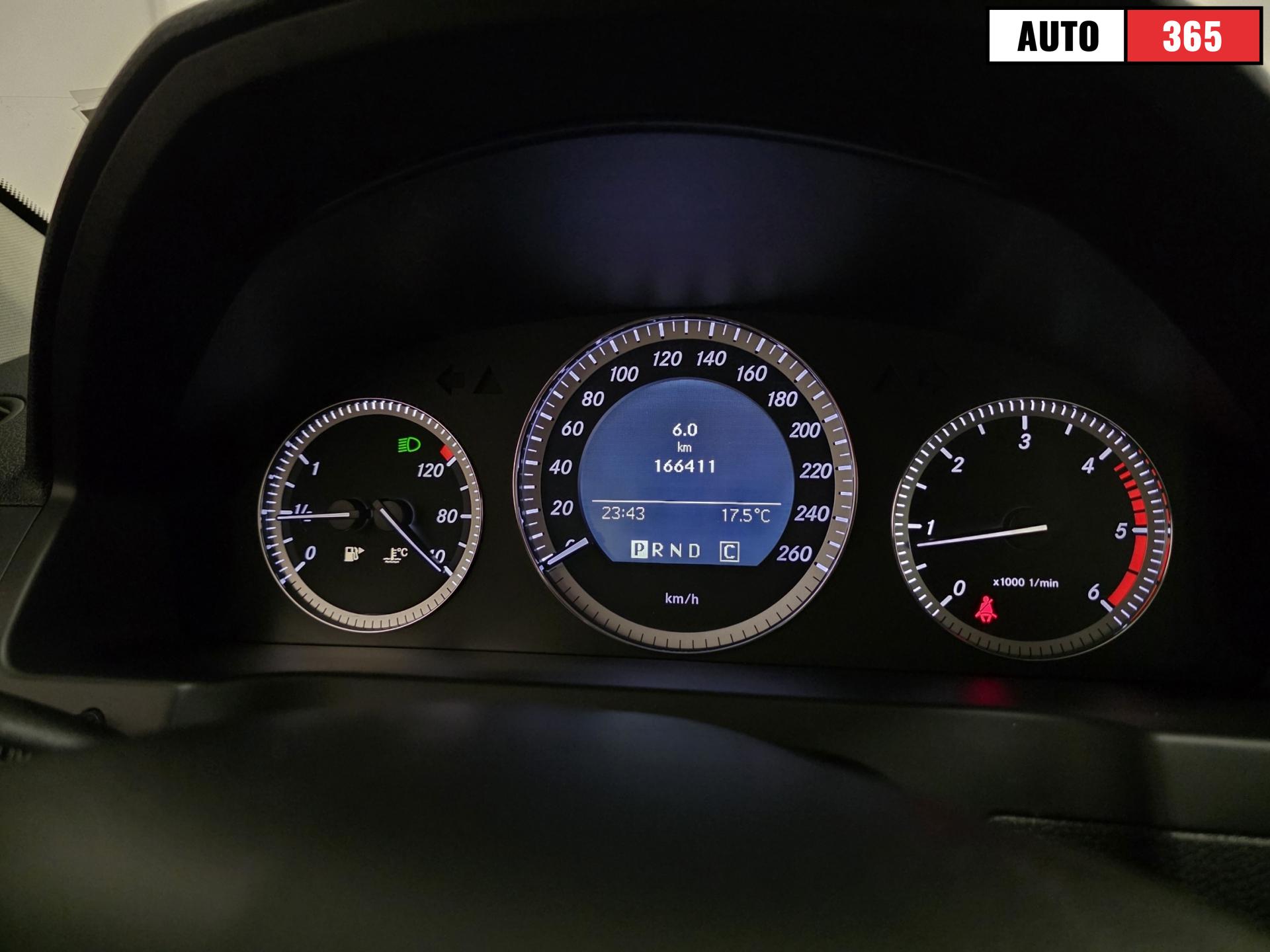 Mercedes-Benz C - Image 12