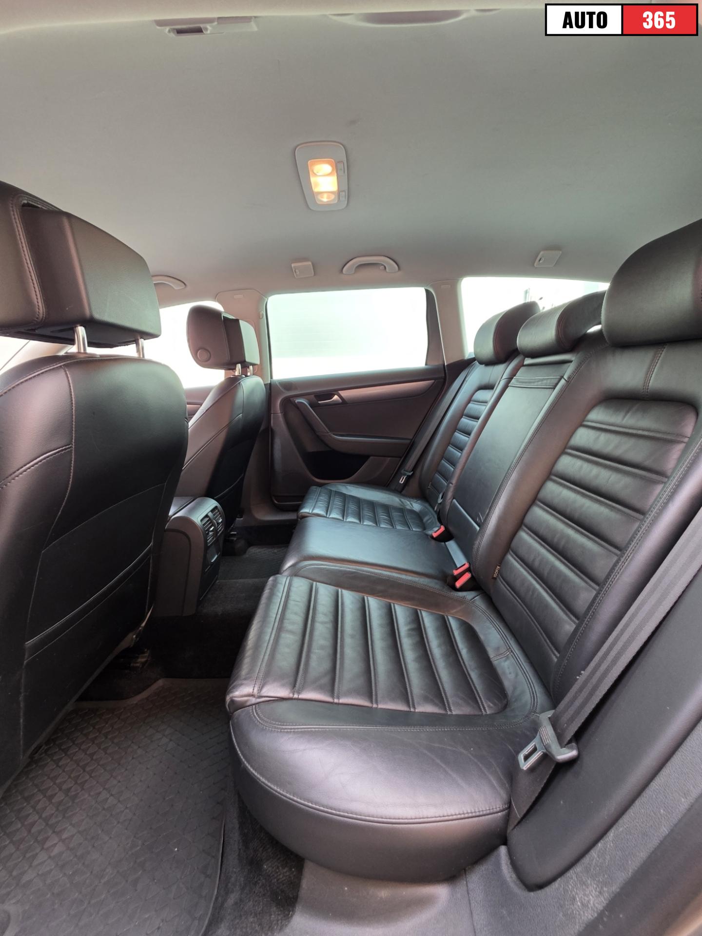 Volkswagen Passat - Image 9