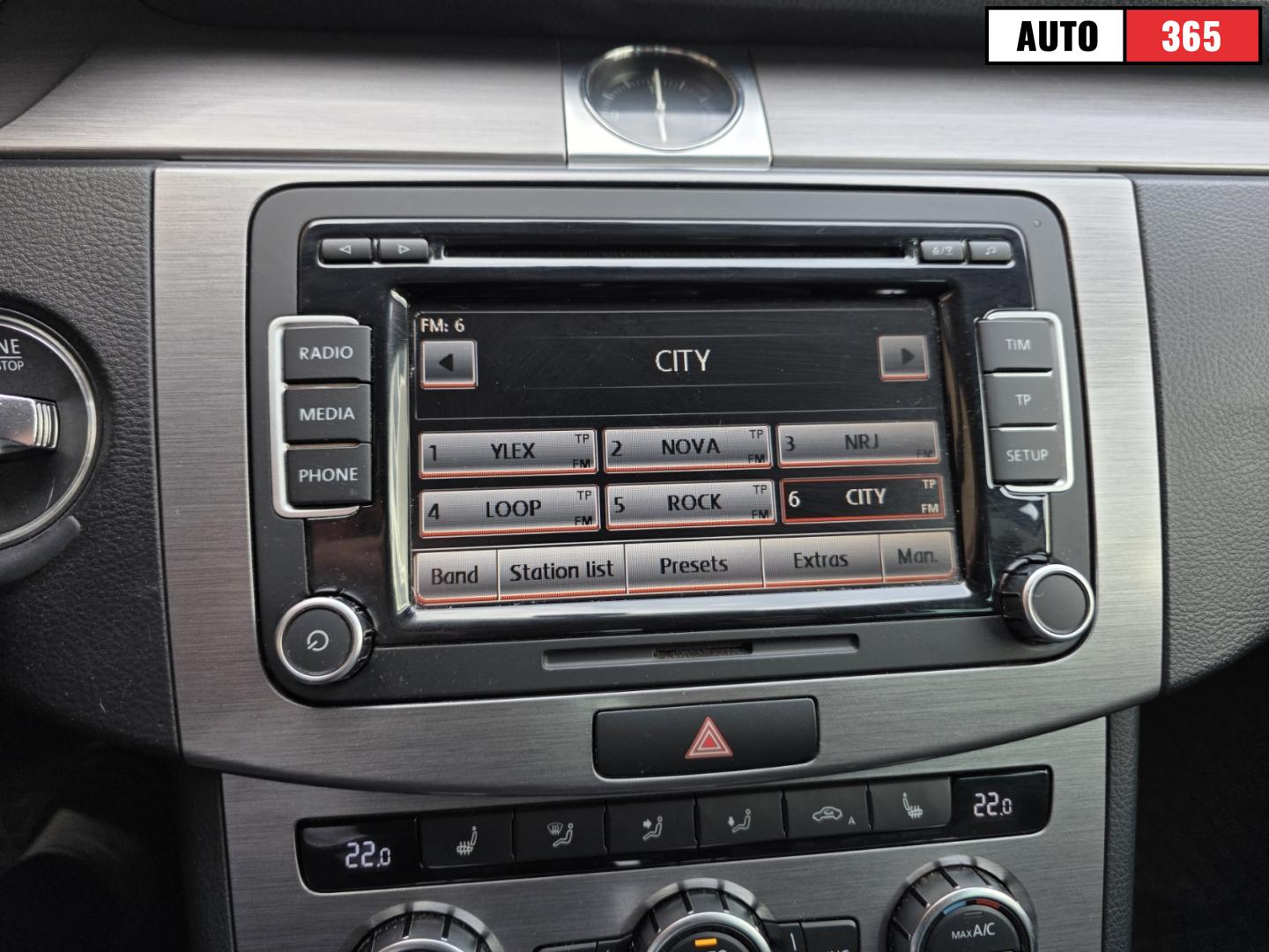 Volkswagen Passat - Image 17