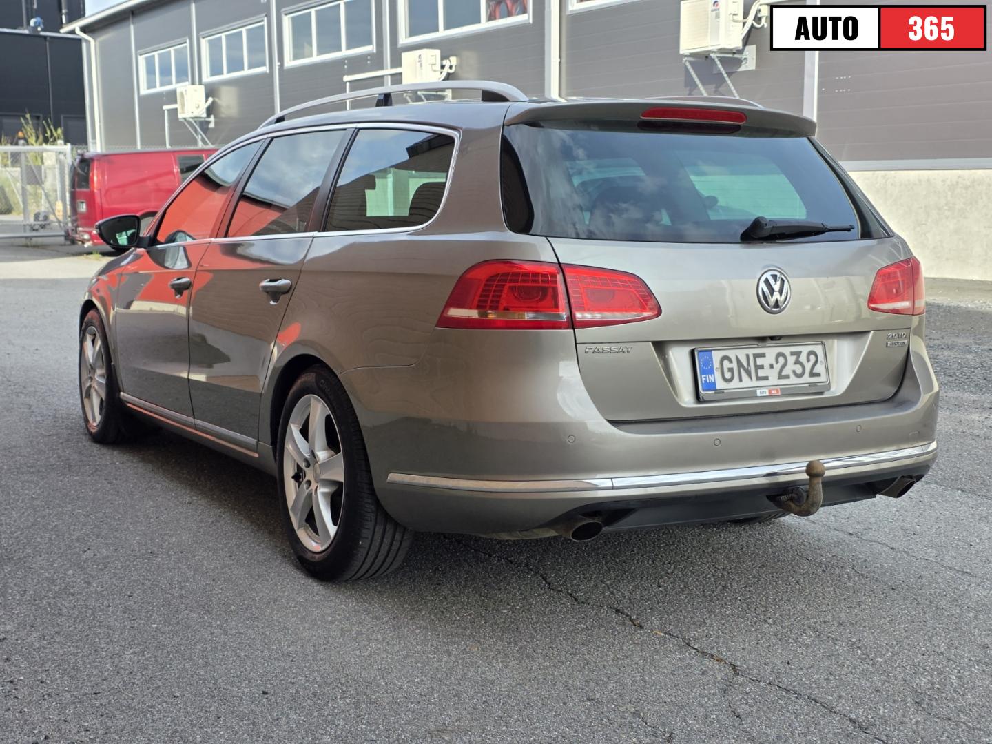Volkswagen Passat - Image 2