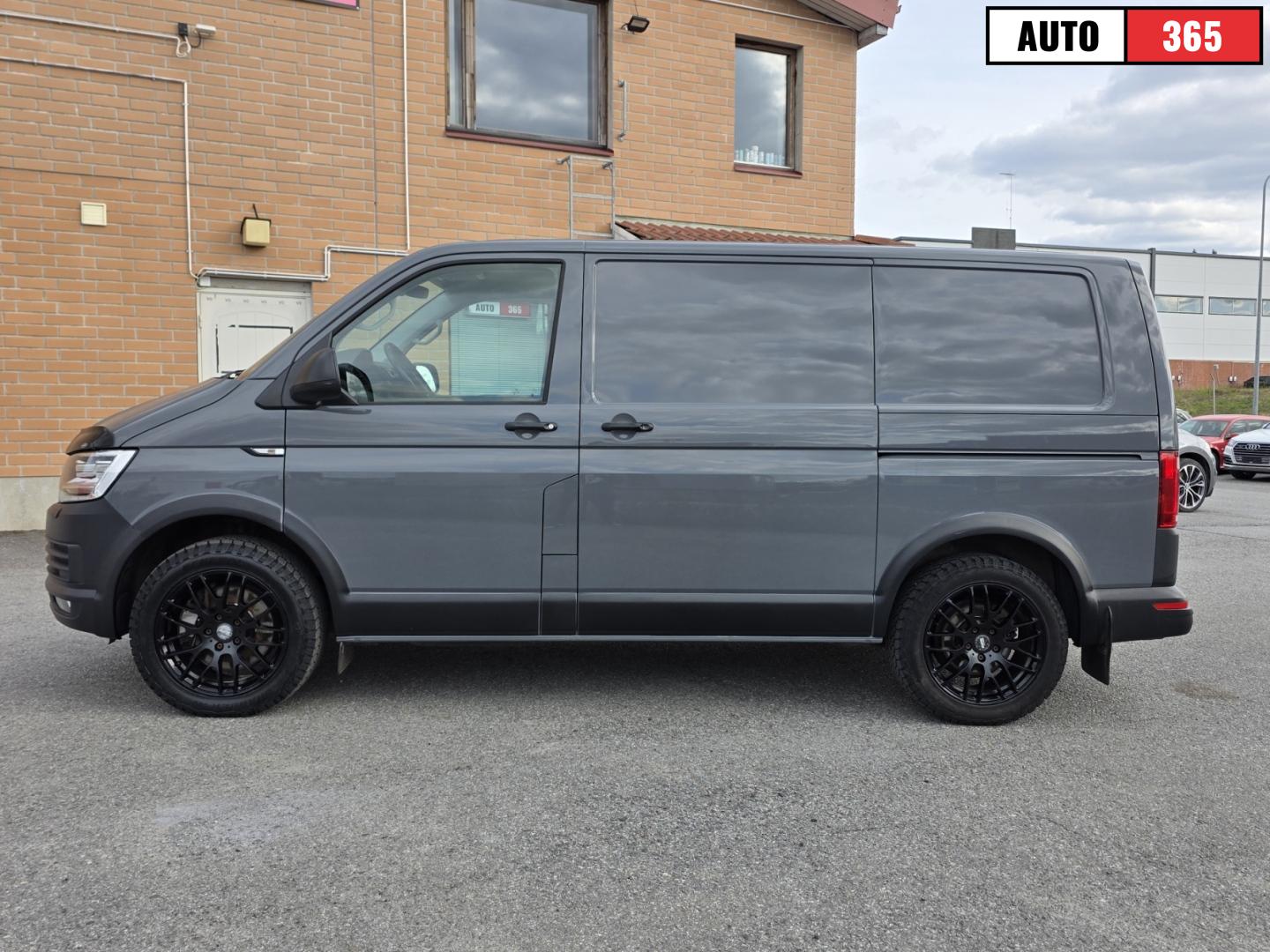 Volkswagen Transporter - Image 5
