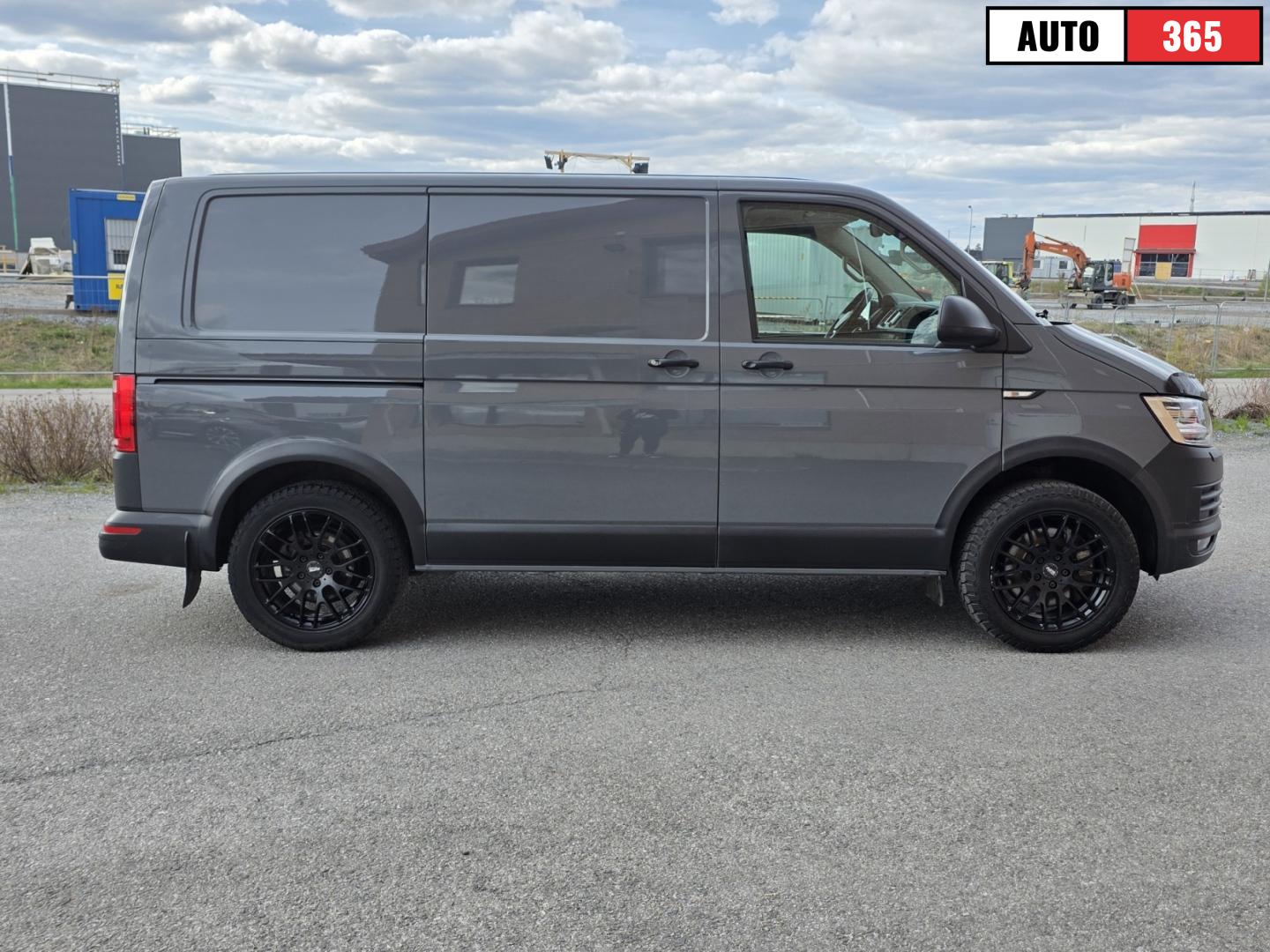 Volkswagen Transporter - Image 6