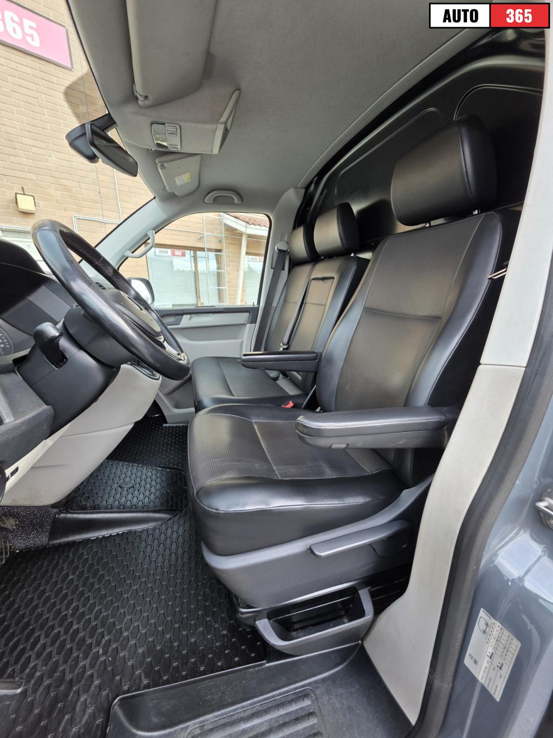 Volkswagen Transporter - Image 7