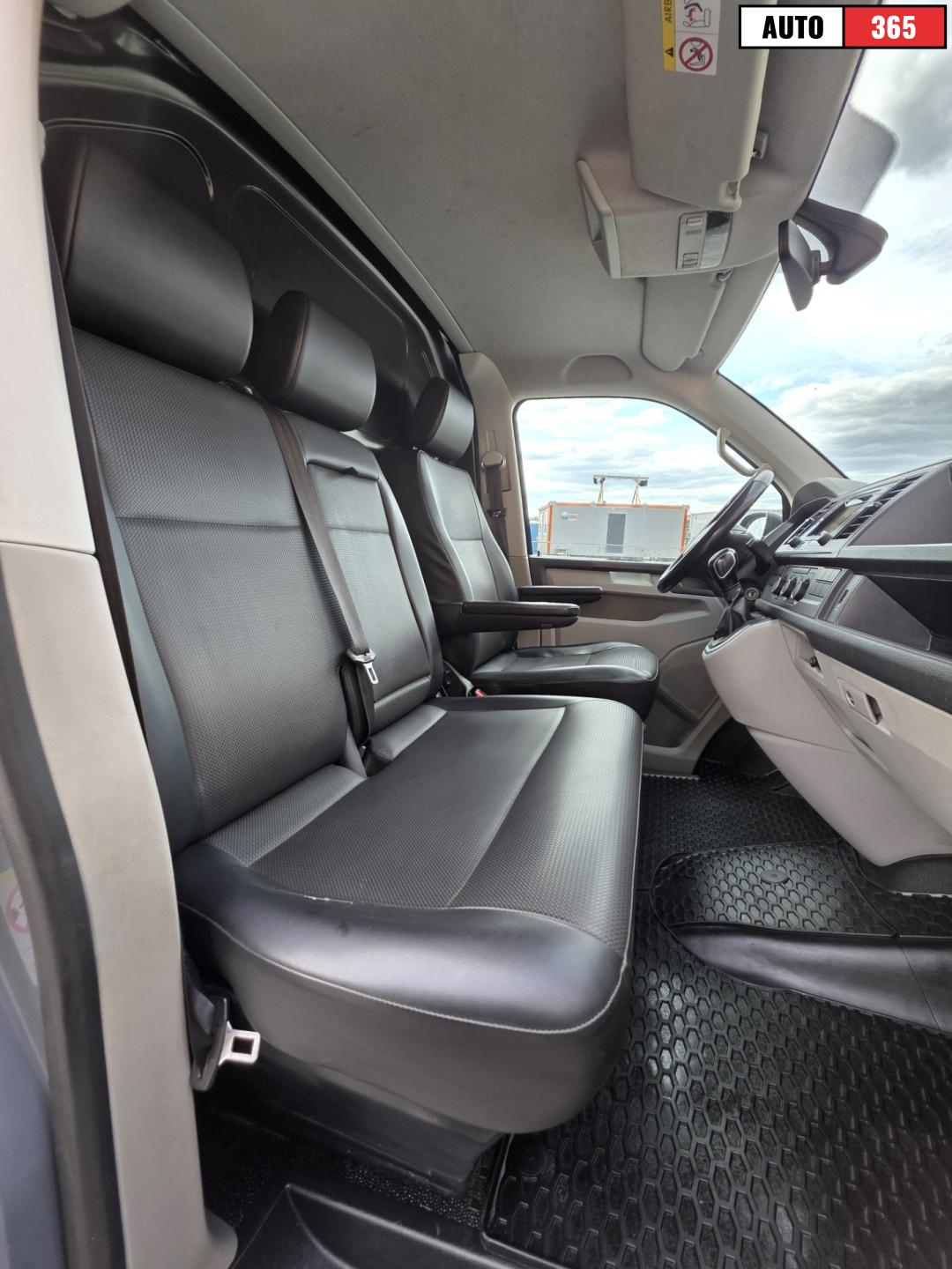 Volkswagen Transporter - Image 9