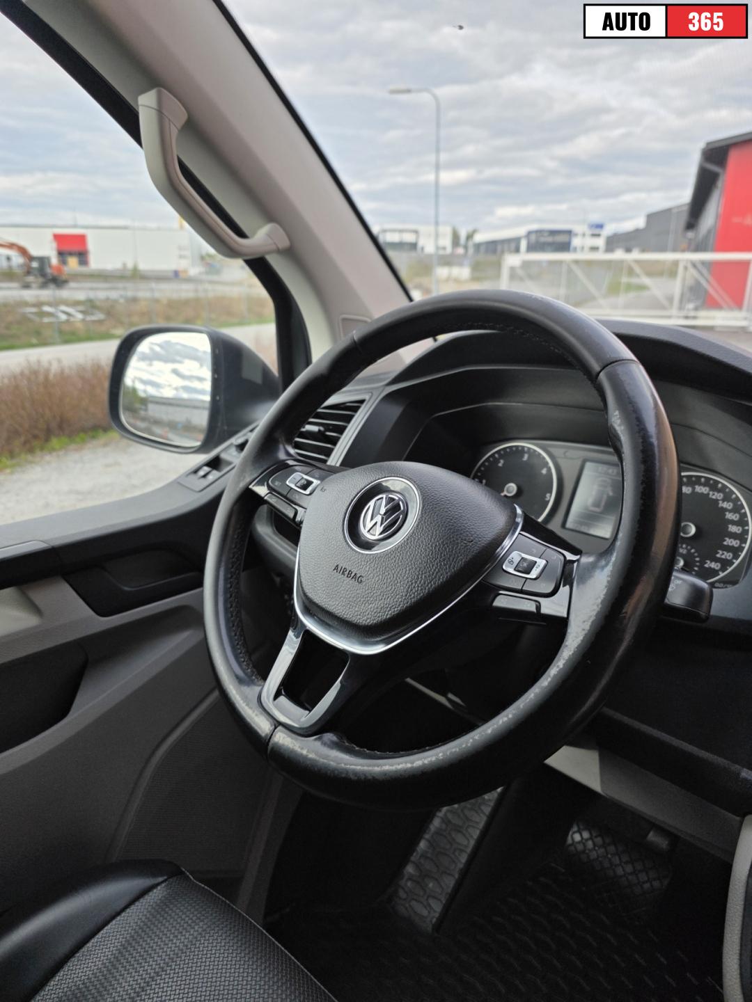 Volkswagen Transporter - Image 15
