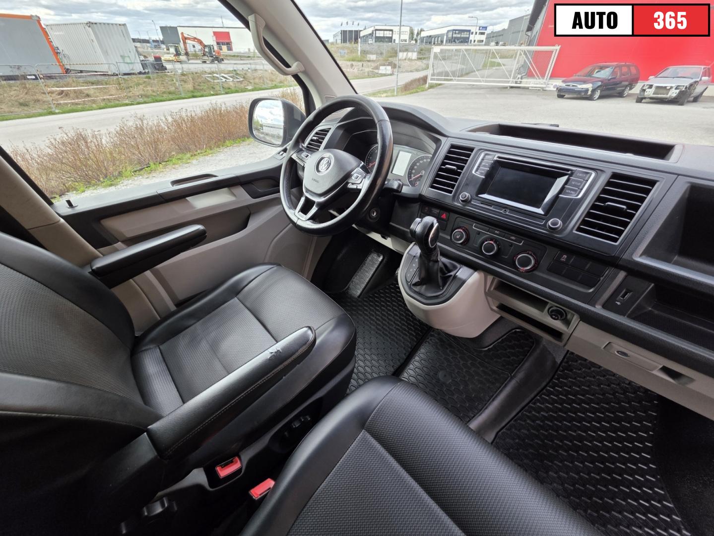 Volkswagen Transporter - Image 8