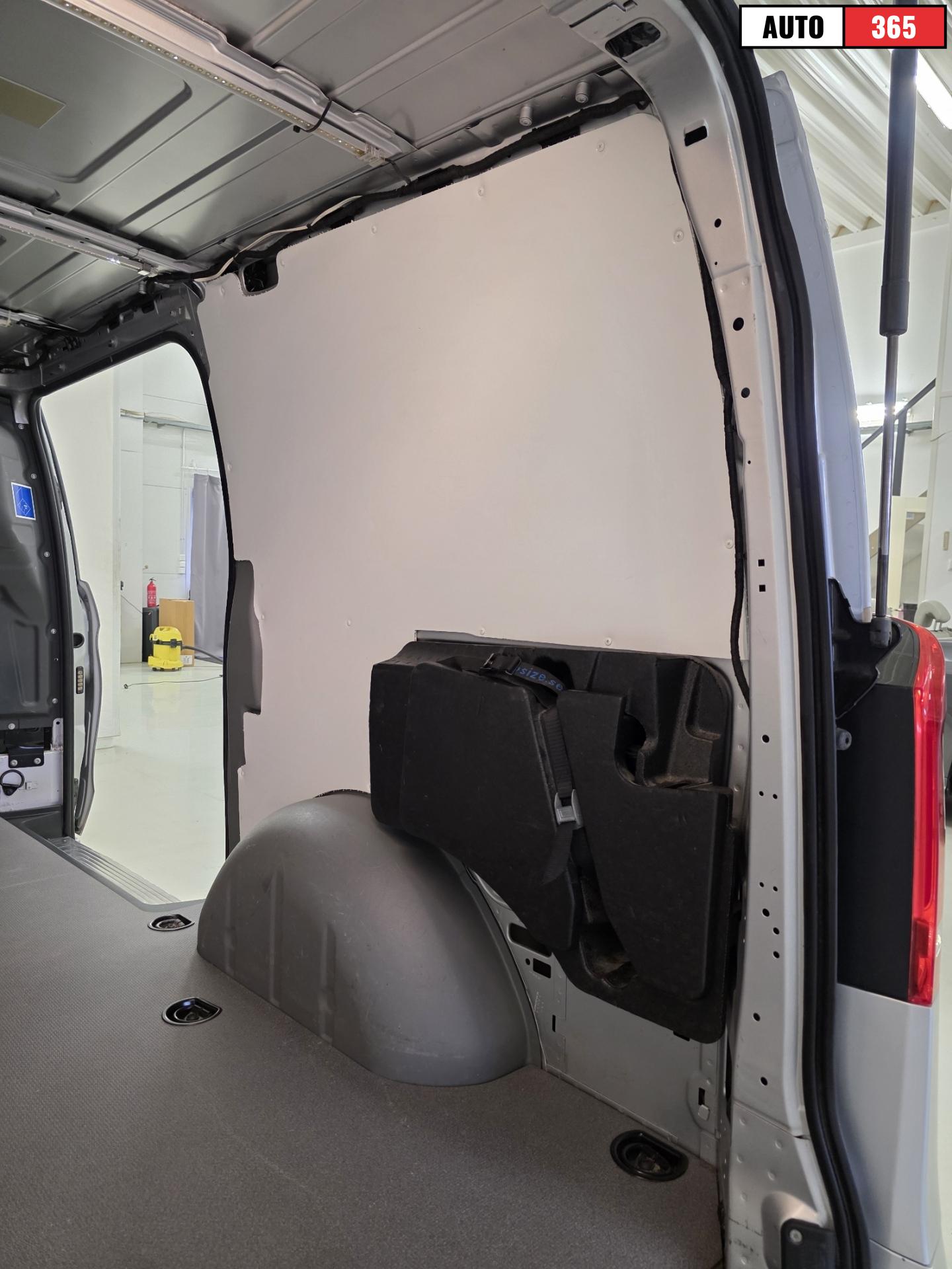 Mercedes-Benz Vito - Image 11