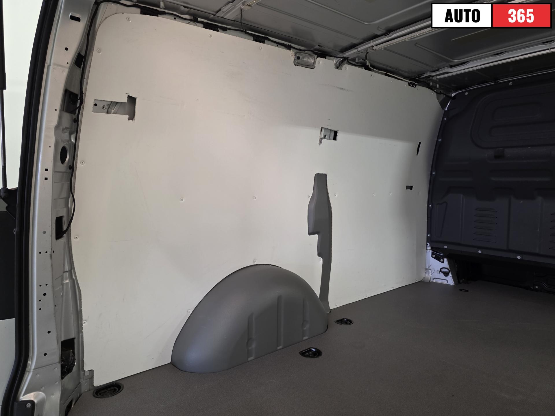 Mercedes-Benz Vito - Image 10