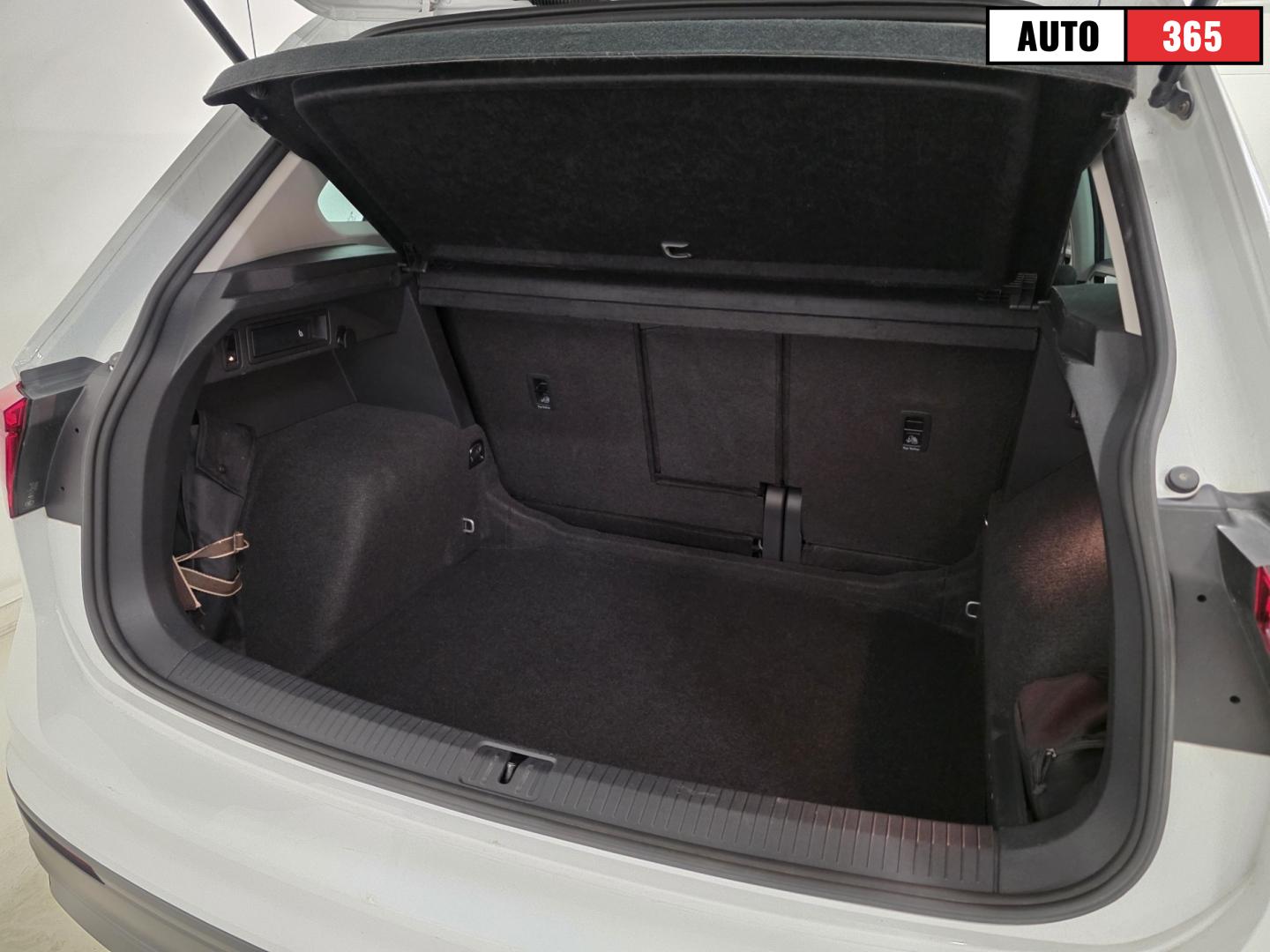 Volkswagen Tiguan - Image 11