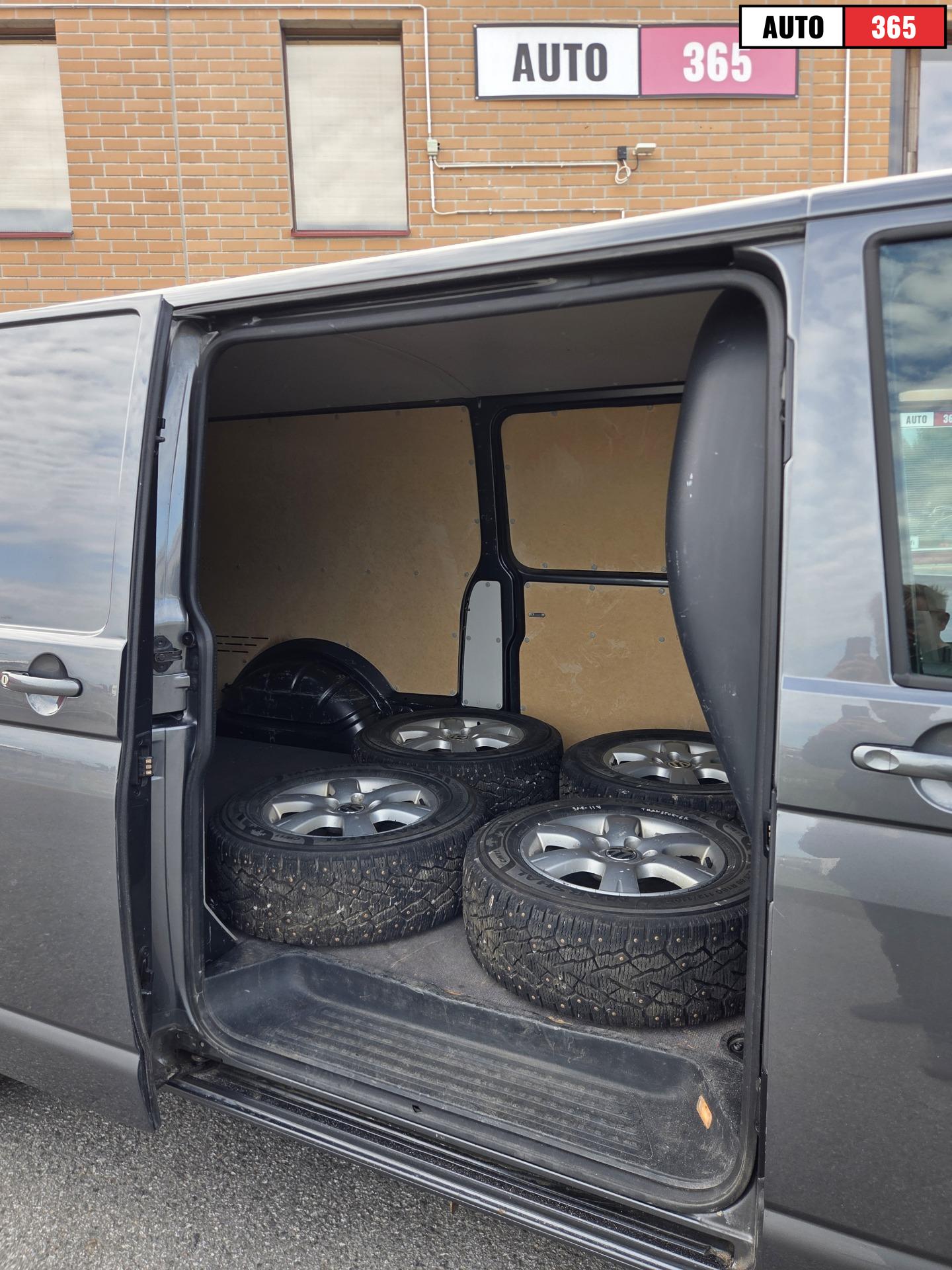 Volkswagen Transporter - Image 10