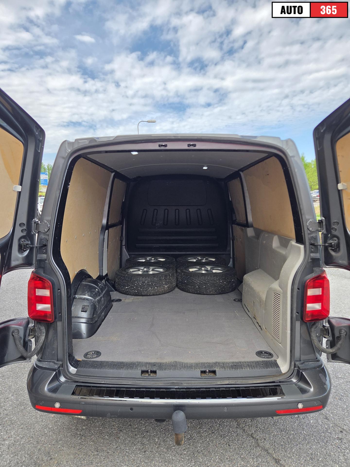 Volkswagen Transporter - Image 11