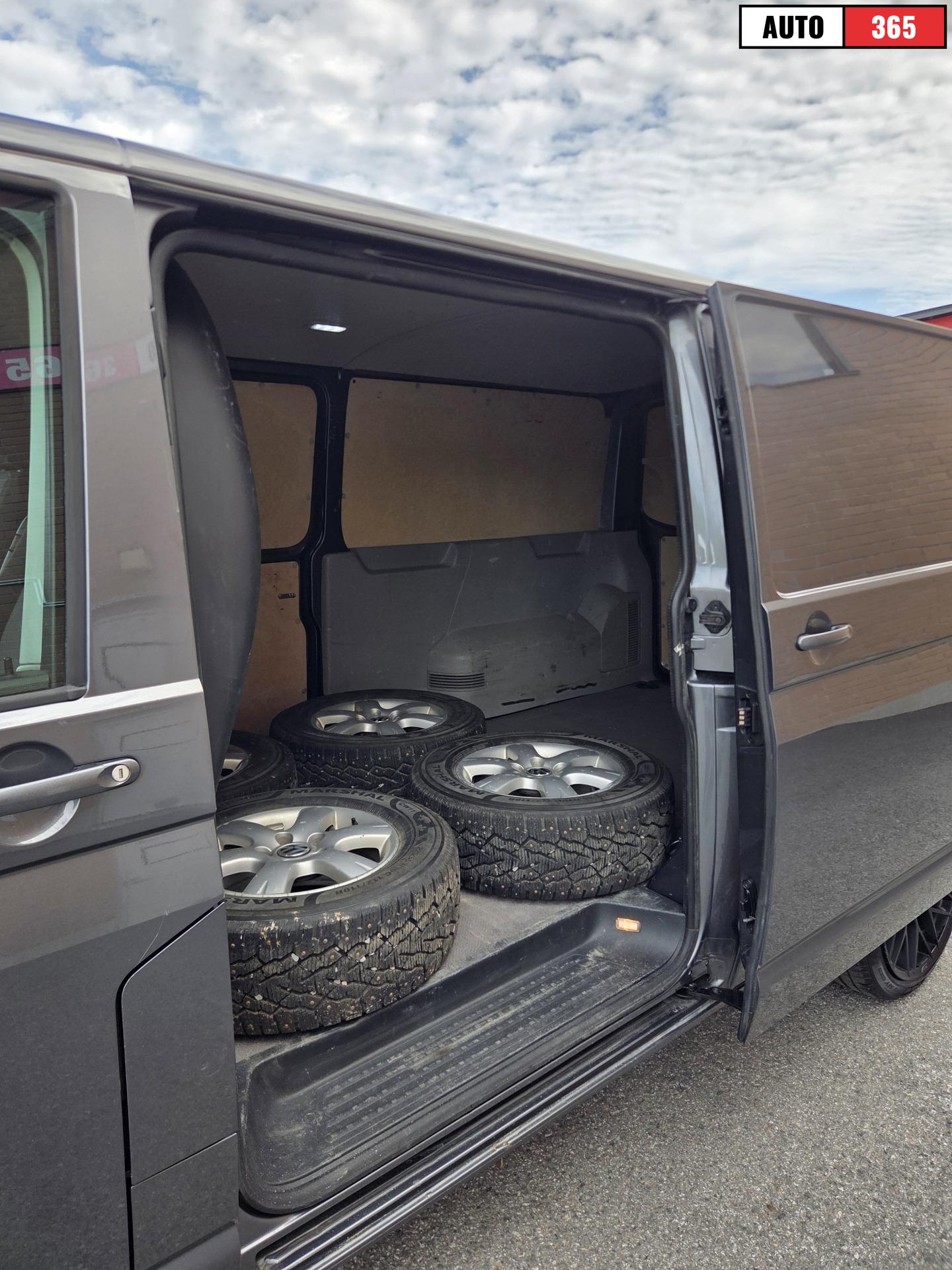 Volkswagen Transporter - Image 12