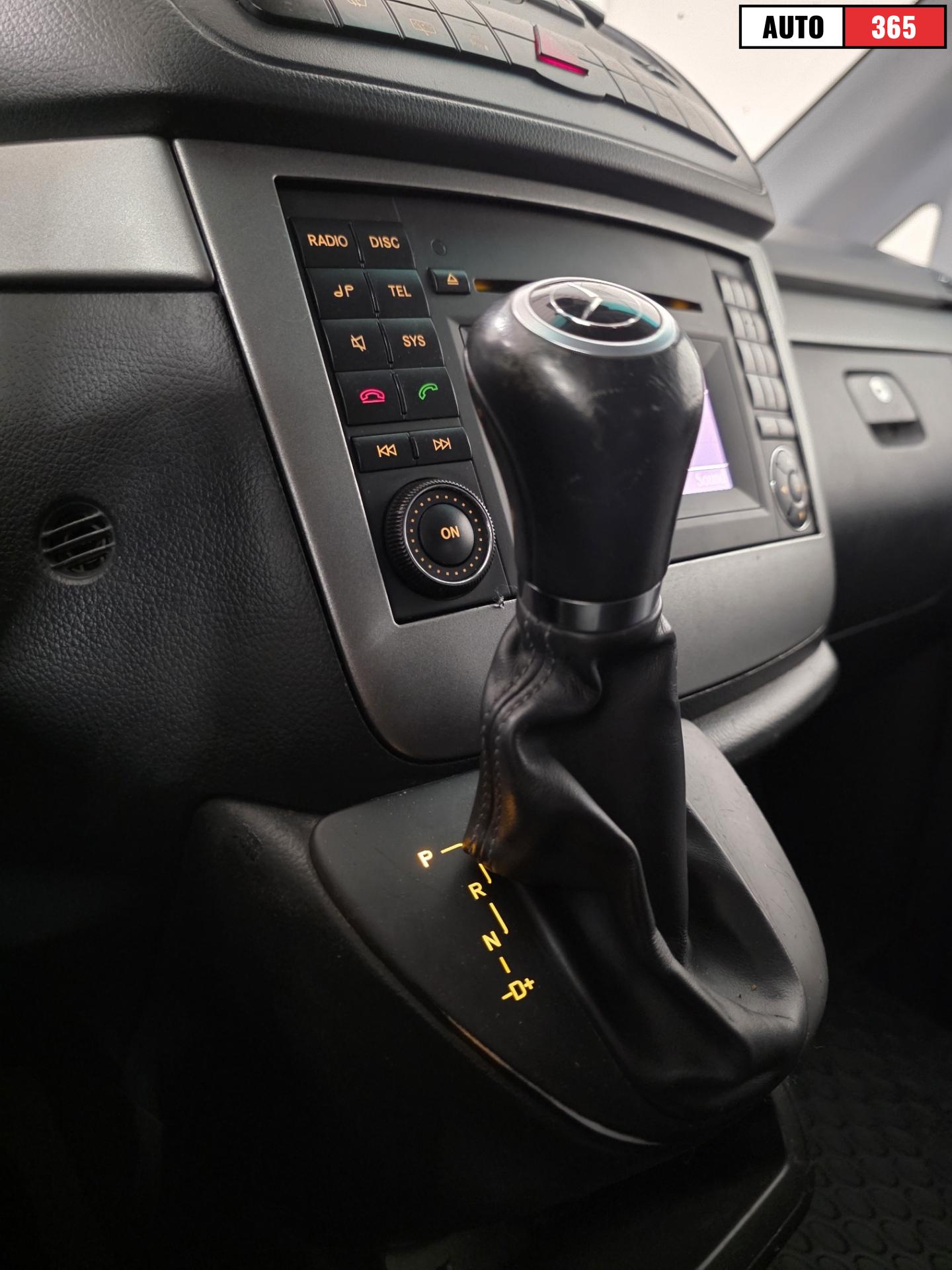 Mercedes-Benz Viano - Image 15