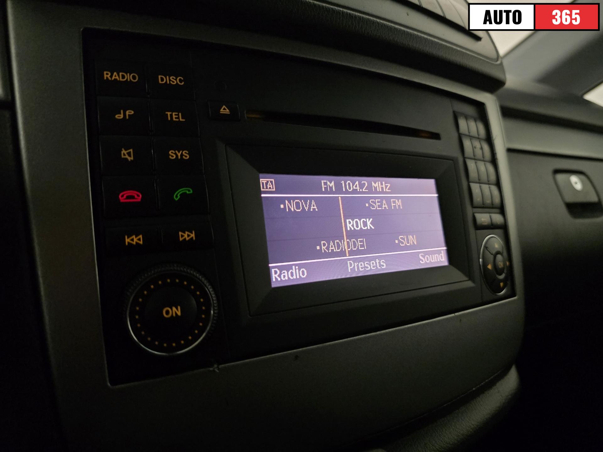 Mercedes-Benz Viano - Image 16
