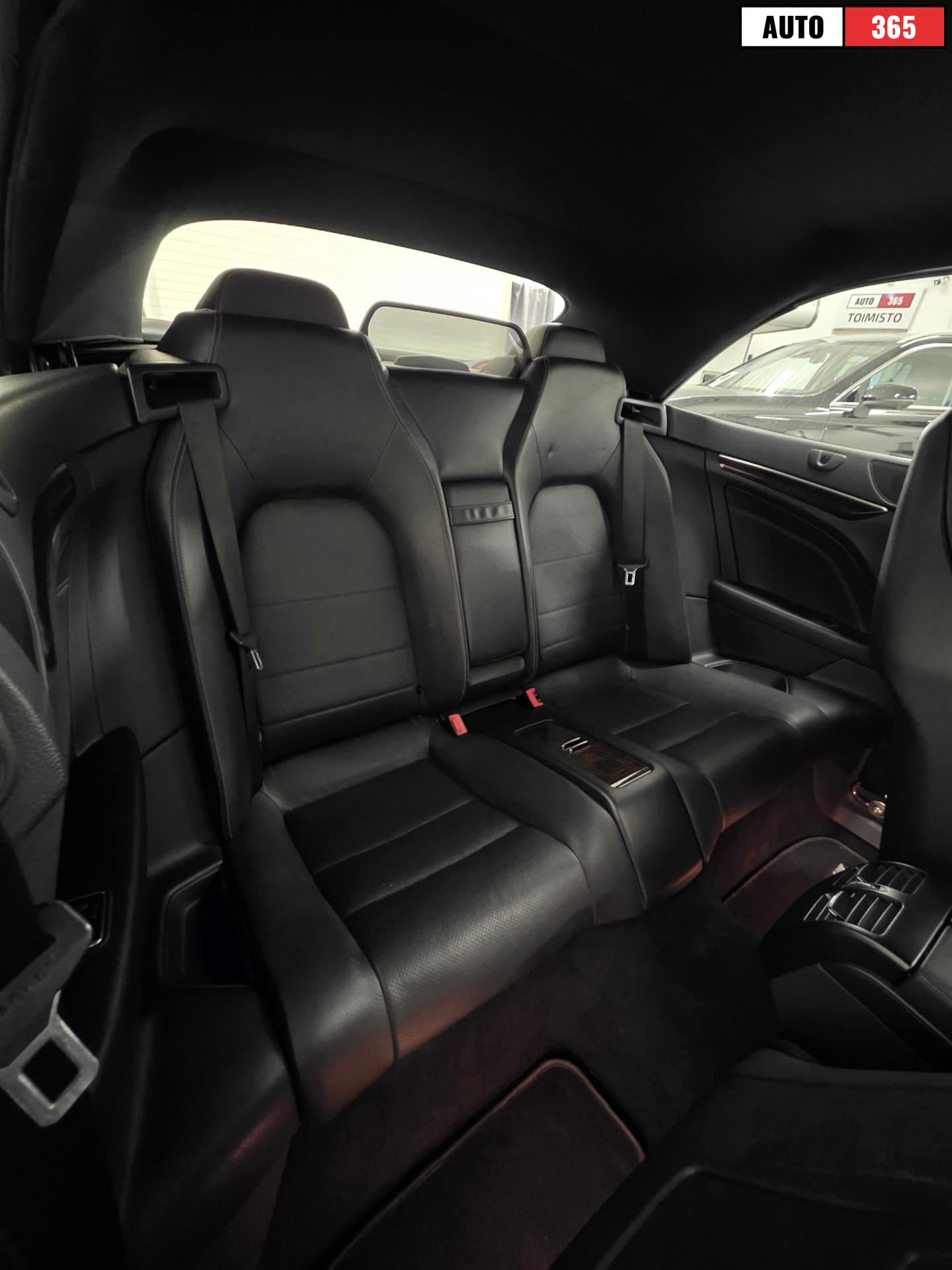 Mercedes-Benz E - Image 9