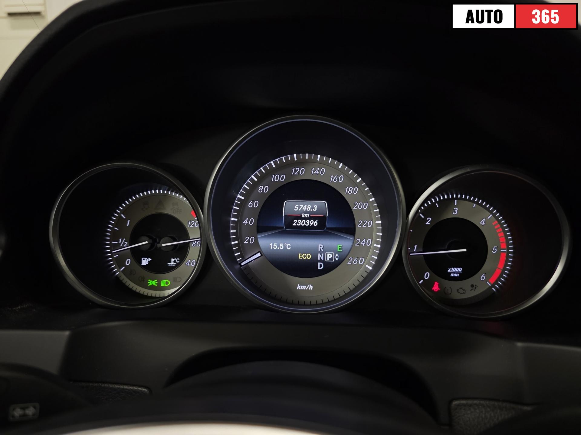 Mercedes-Benz E - Image 12
