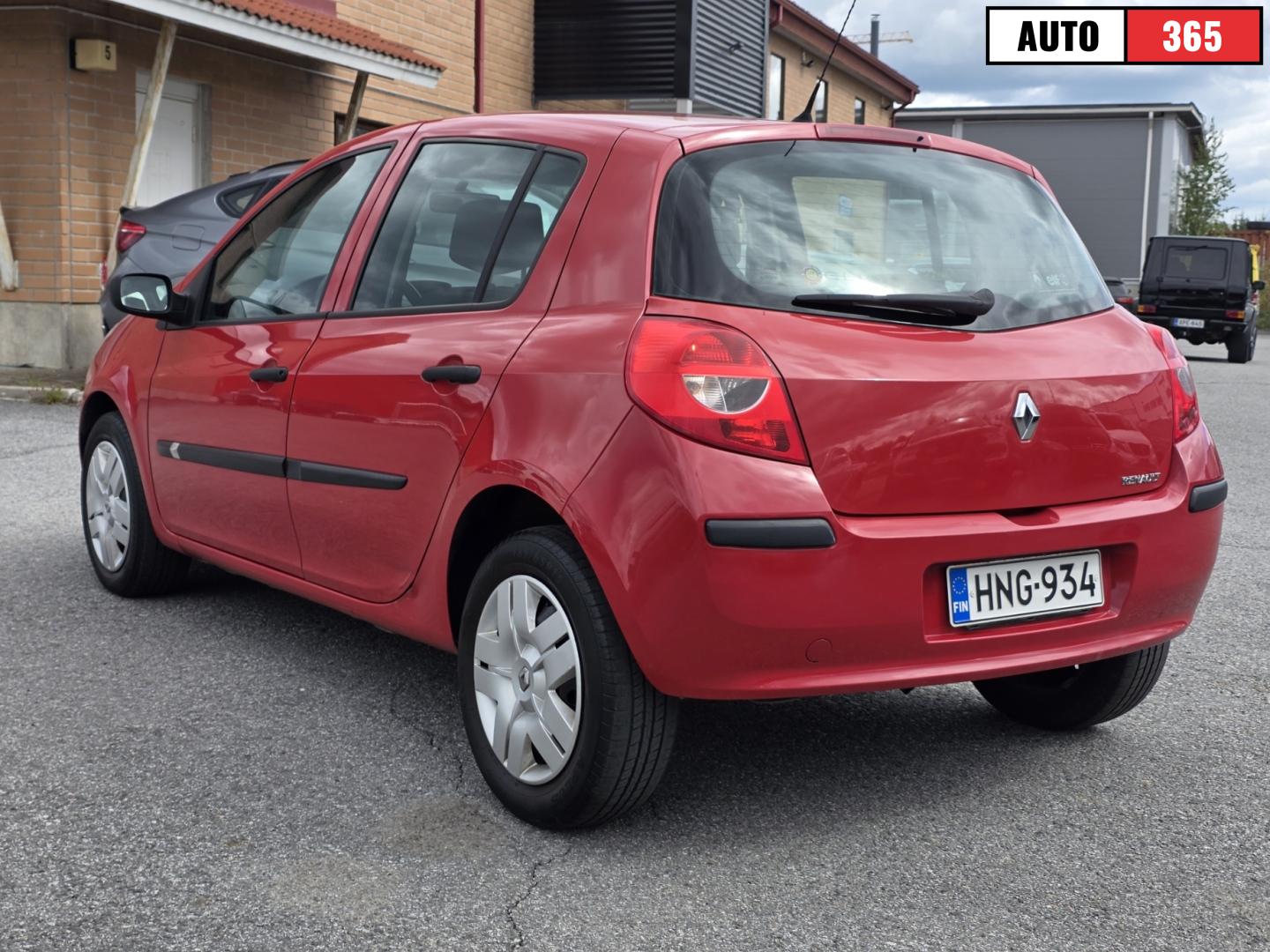 Renault Clio - Image 2