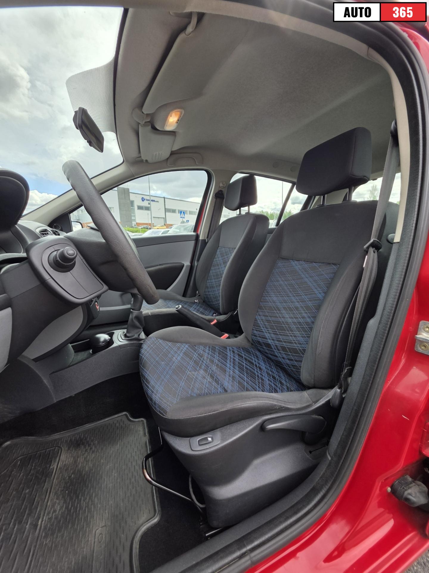 Renault Clio - Image 7