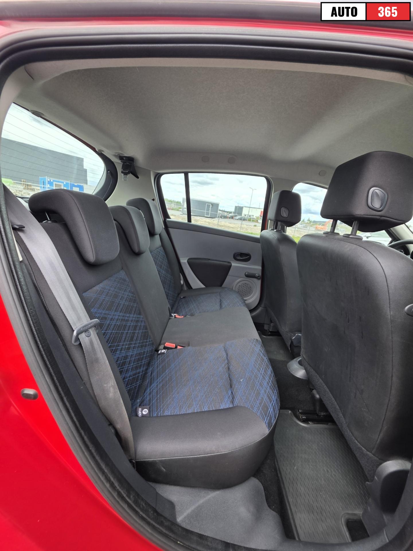 Renault Clio - Image 9