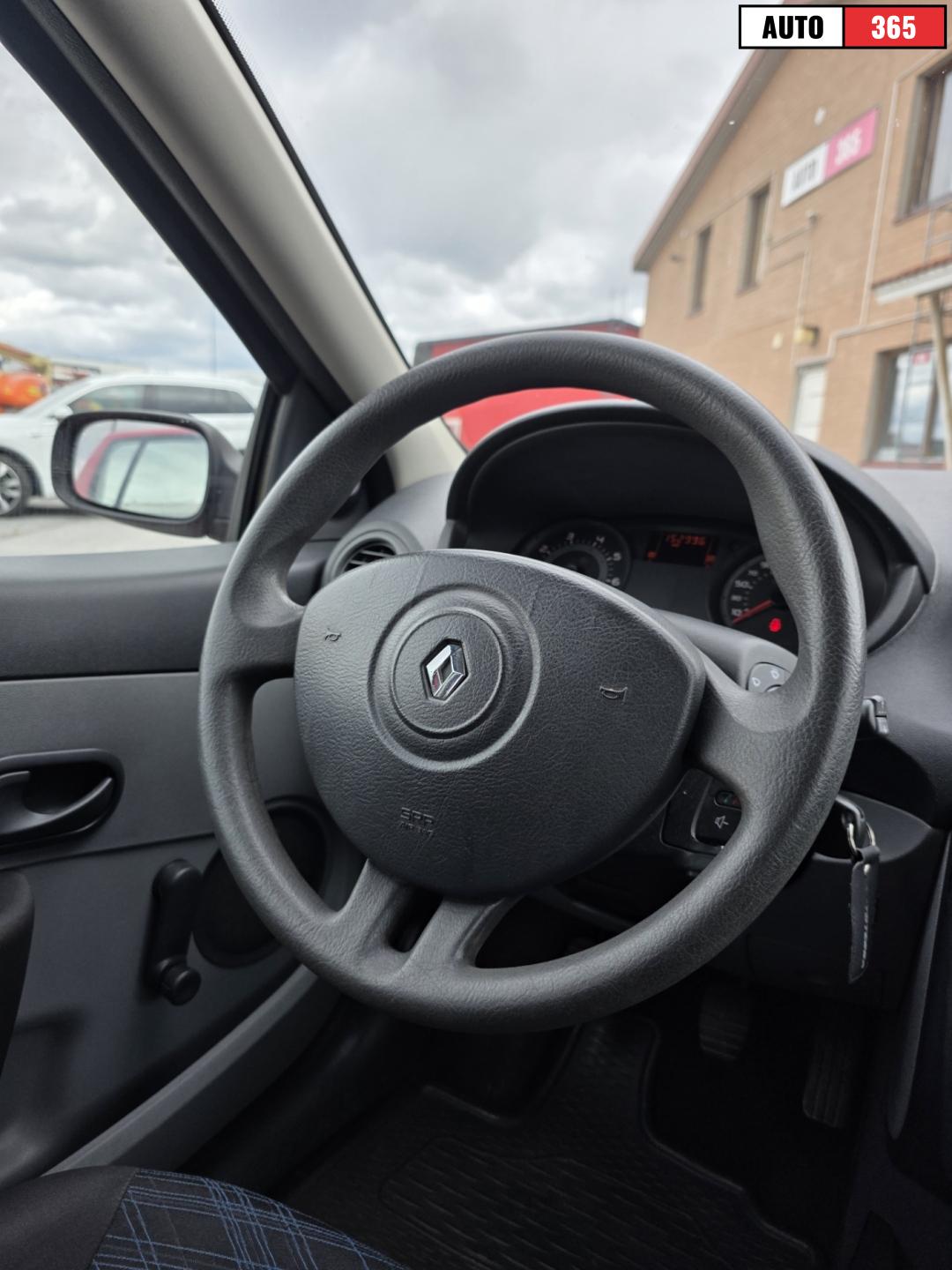 Renault Clio - Image 5