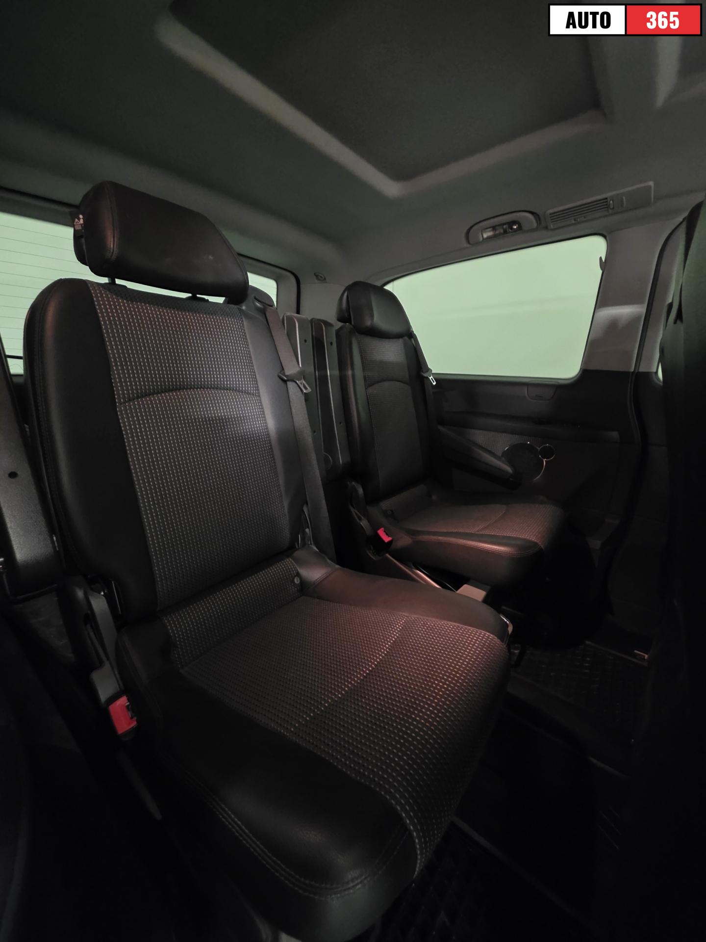 Mercedes-Benz Viano - Image 10