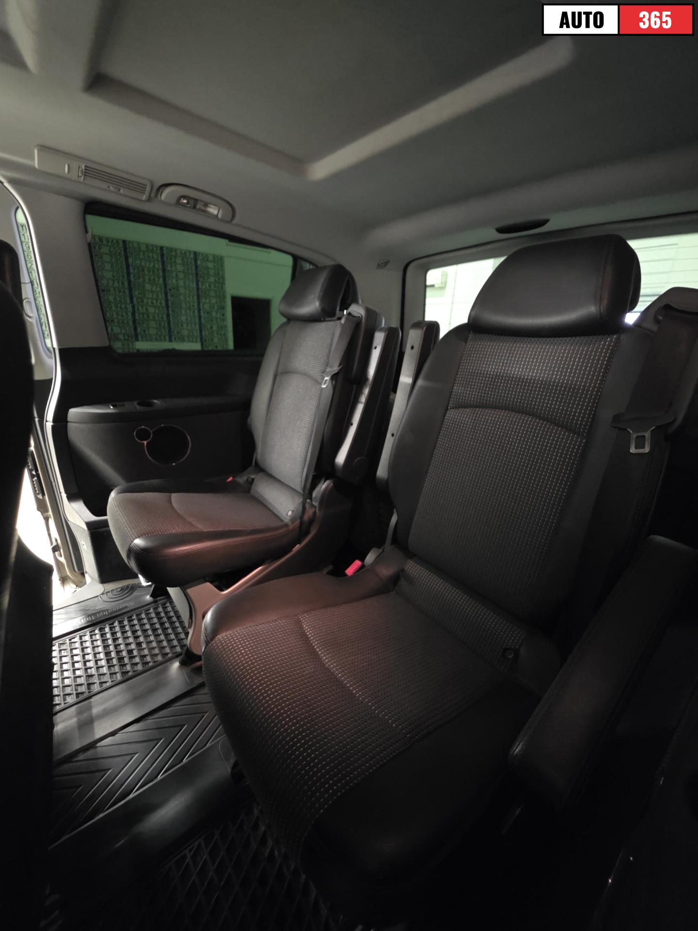 Mercedes-Benz Viano - Image 11