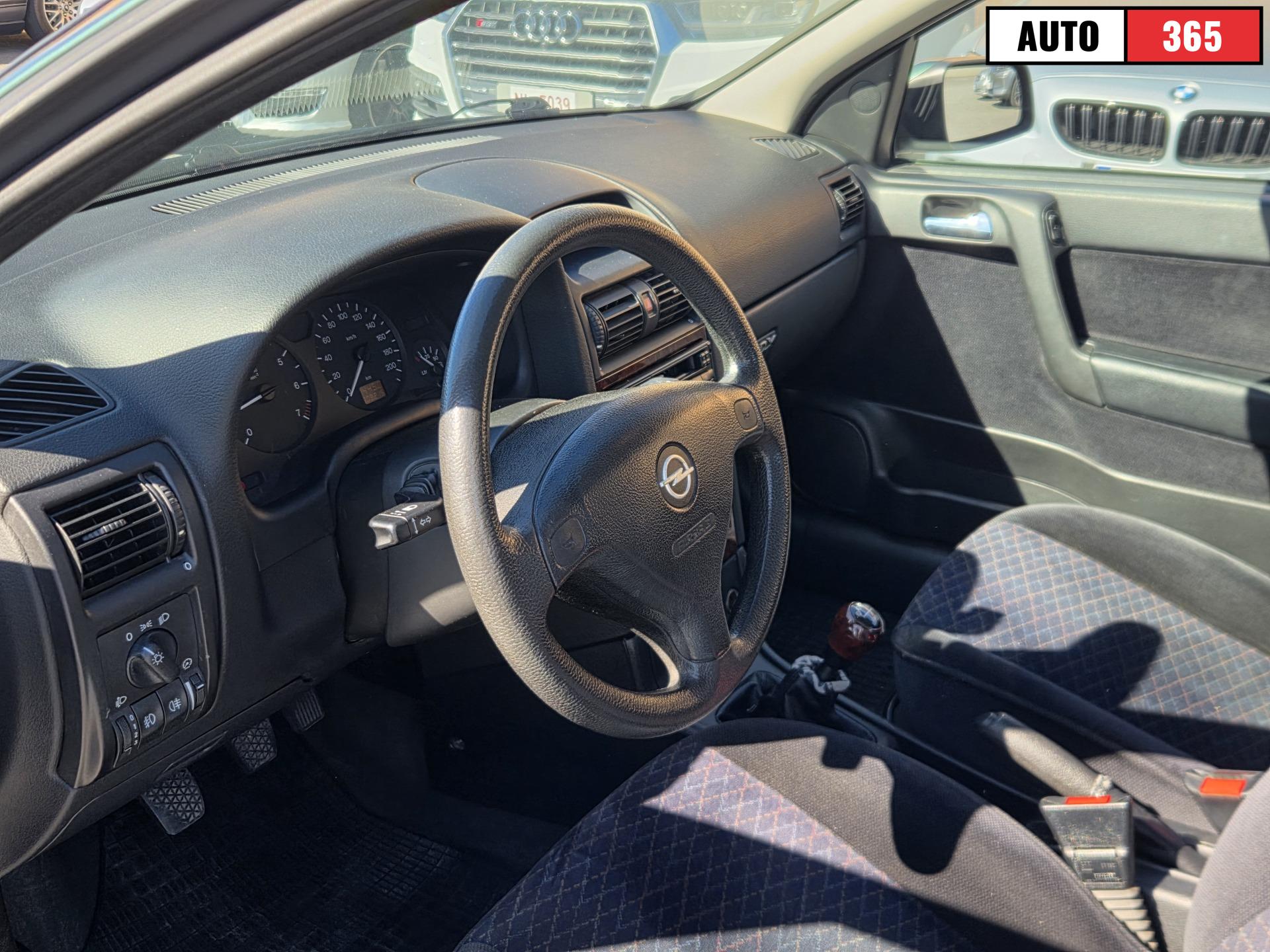 Opel Astra - Image 6