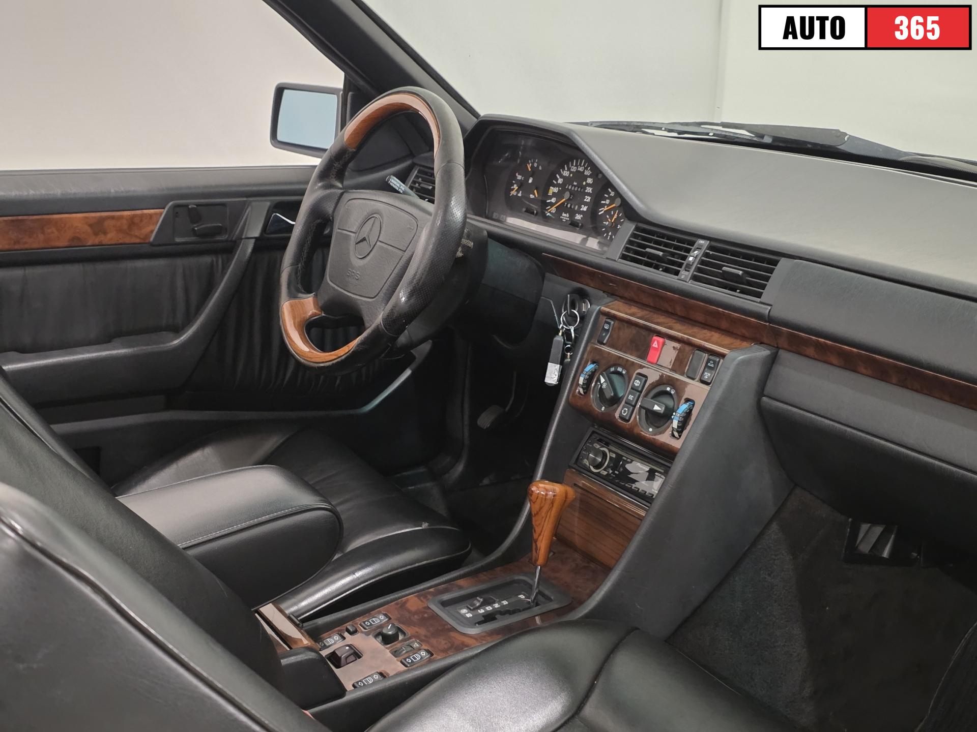 Mercedes-Benz CE - Image 8
