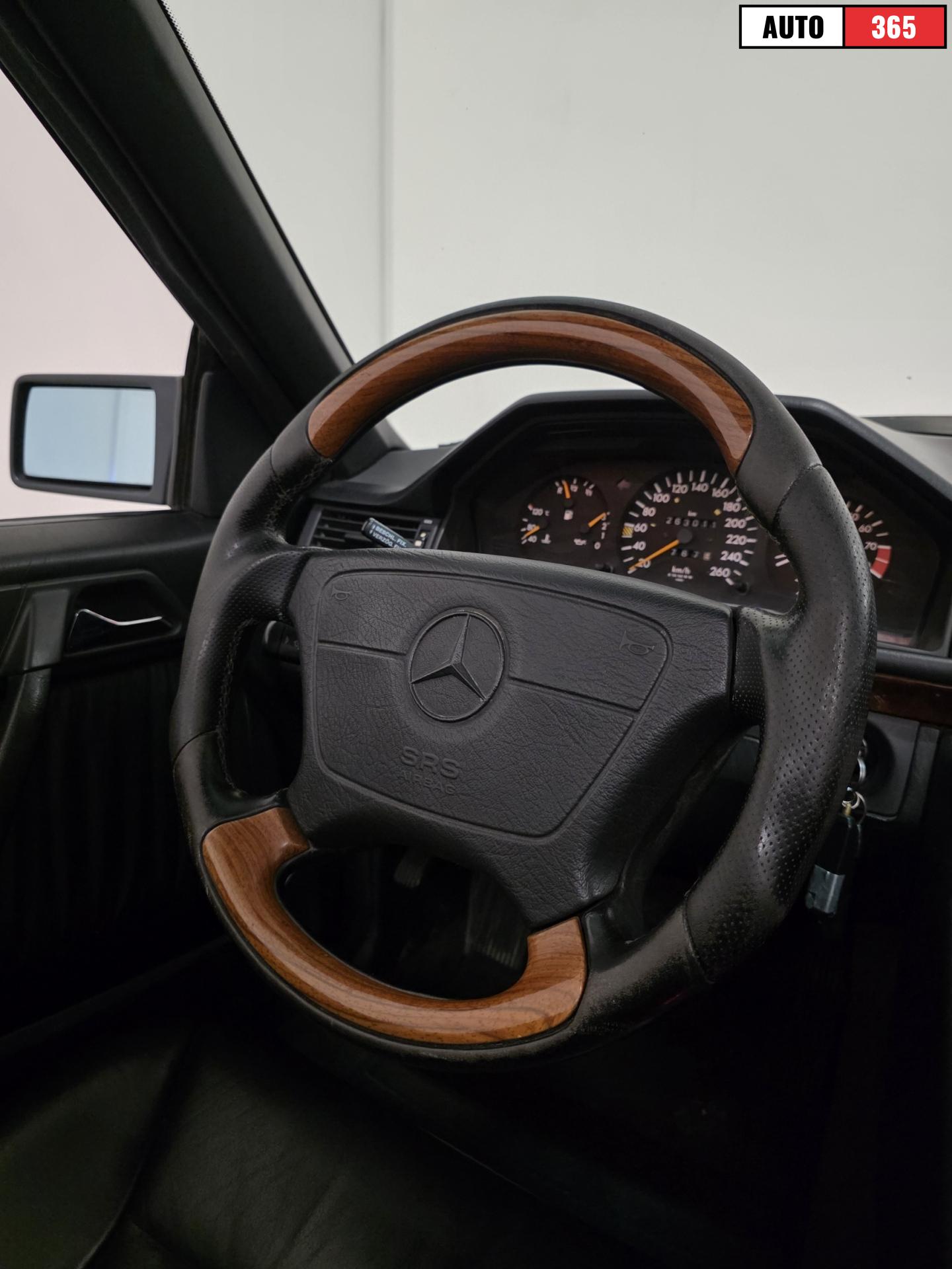 Mercedes-Benz CE - Image 10