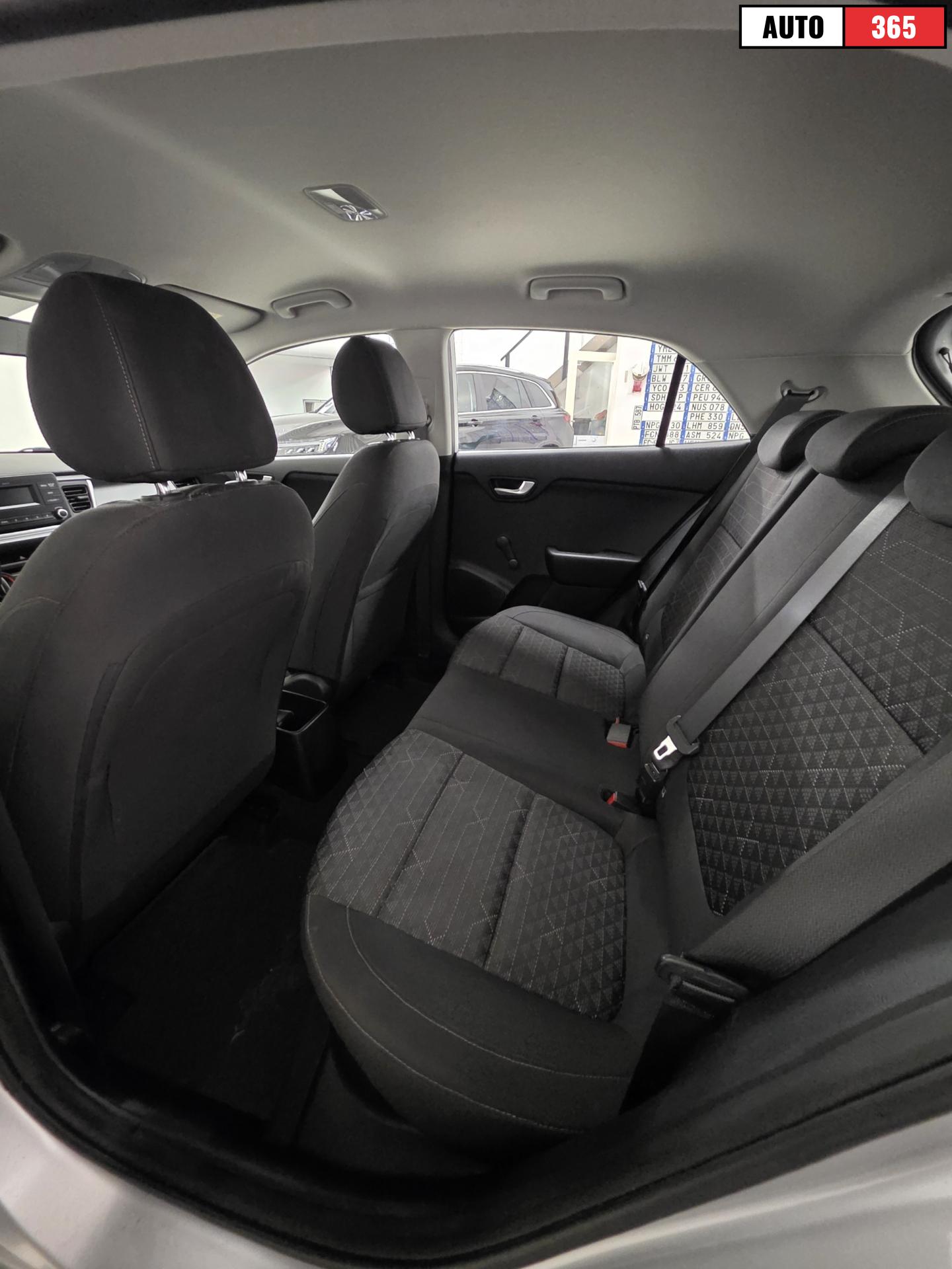 Kia Rio - Image 9