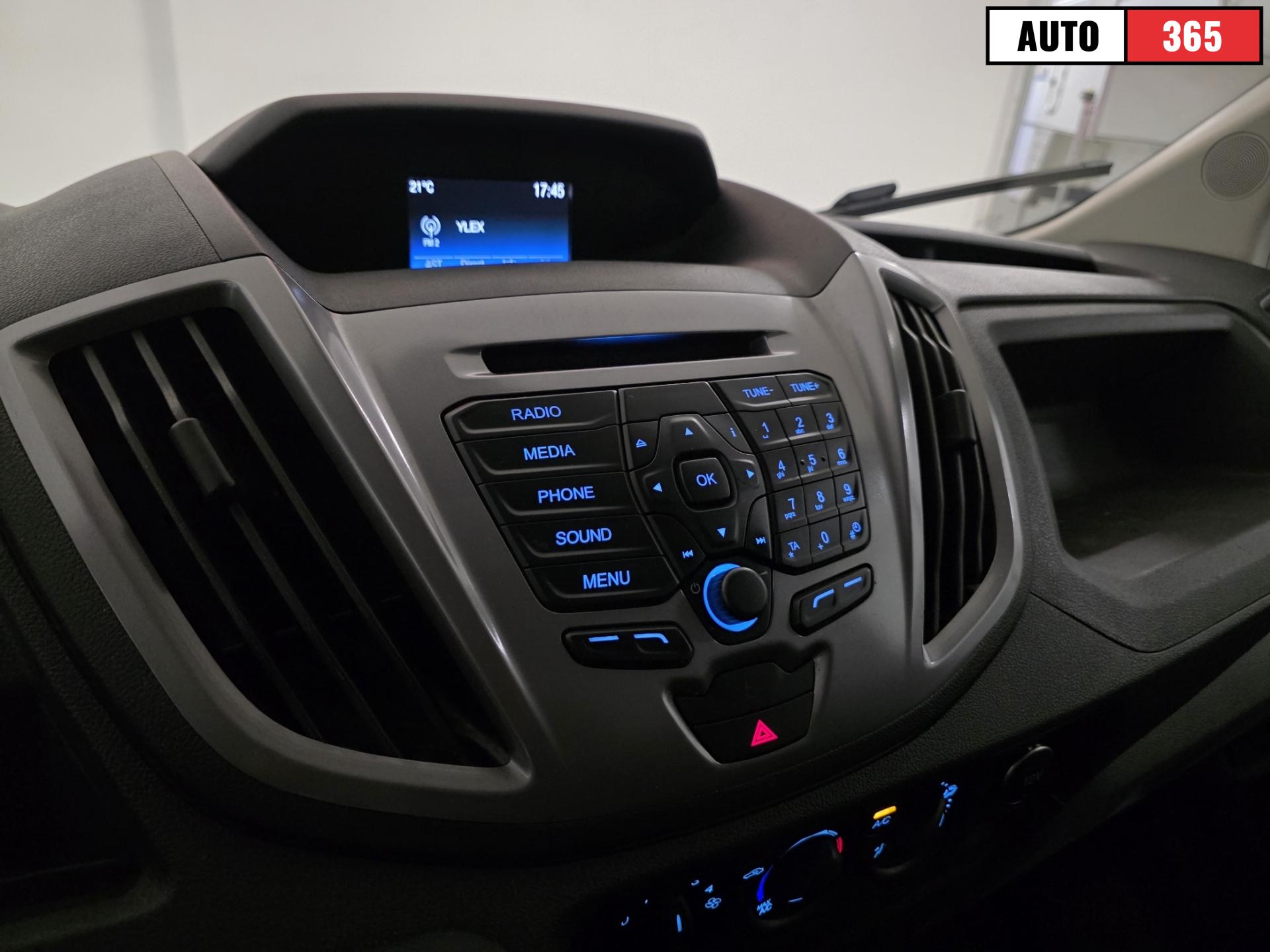 Ford Transit - Image 11