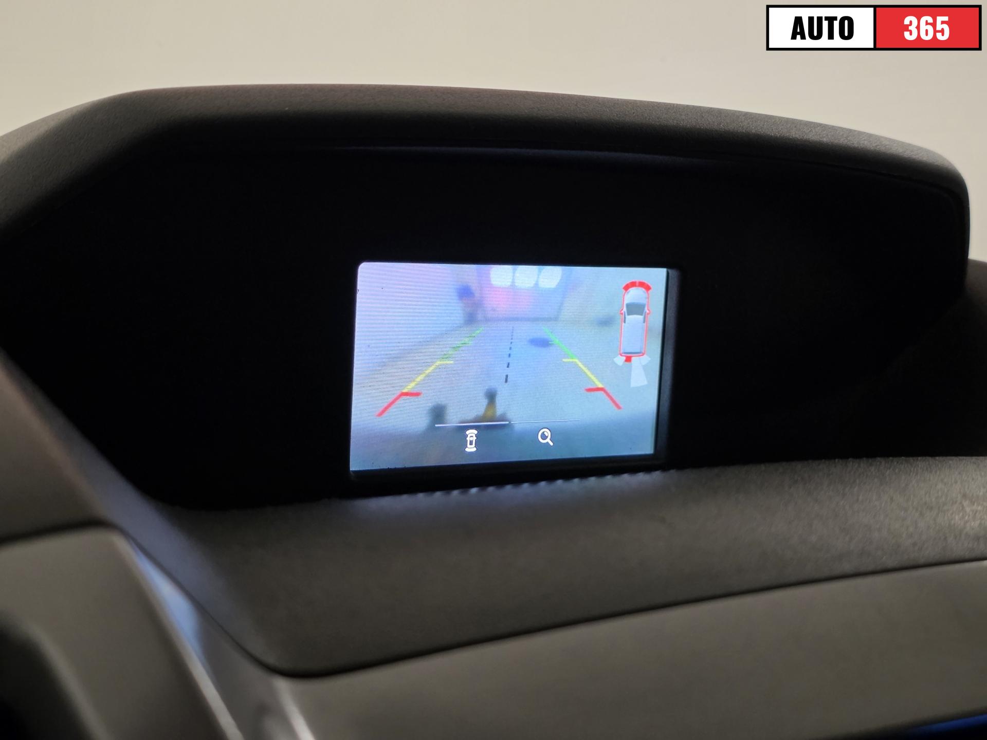 Ford Transit - Image 13
