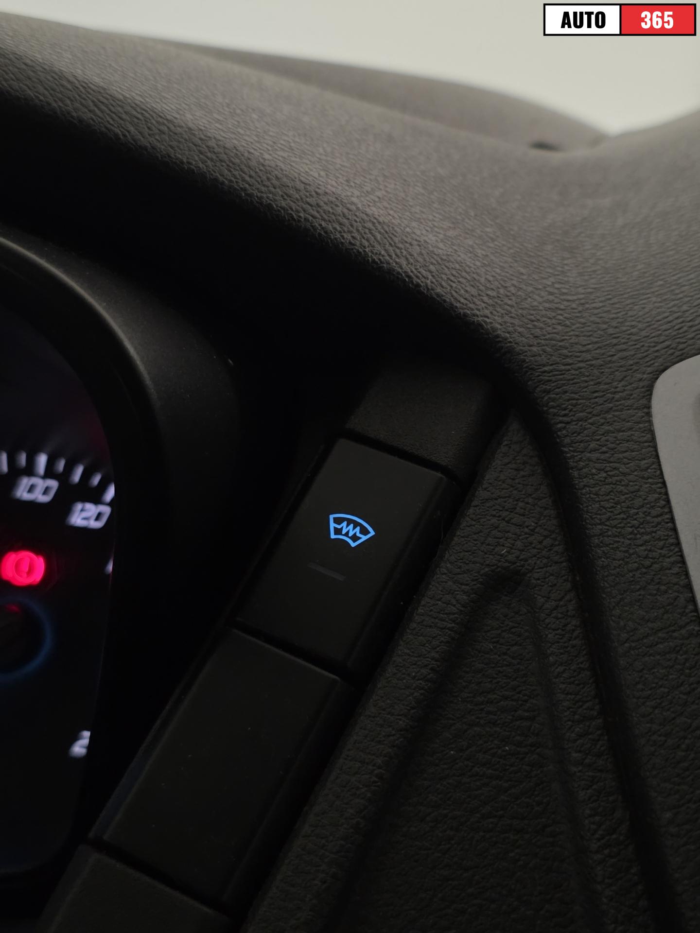 Ford Transit - Image 15