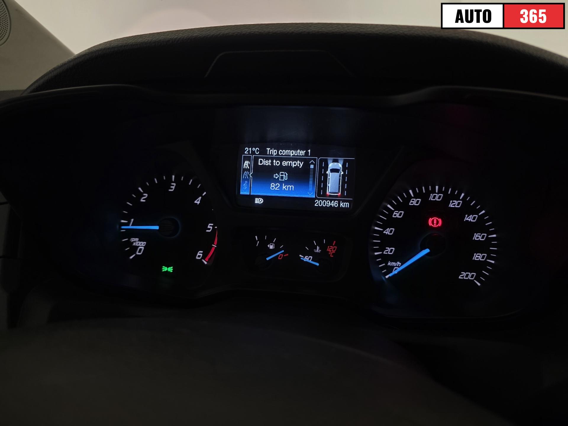 Ford Transit - Image 8