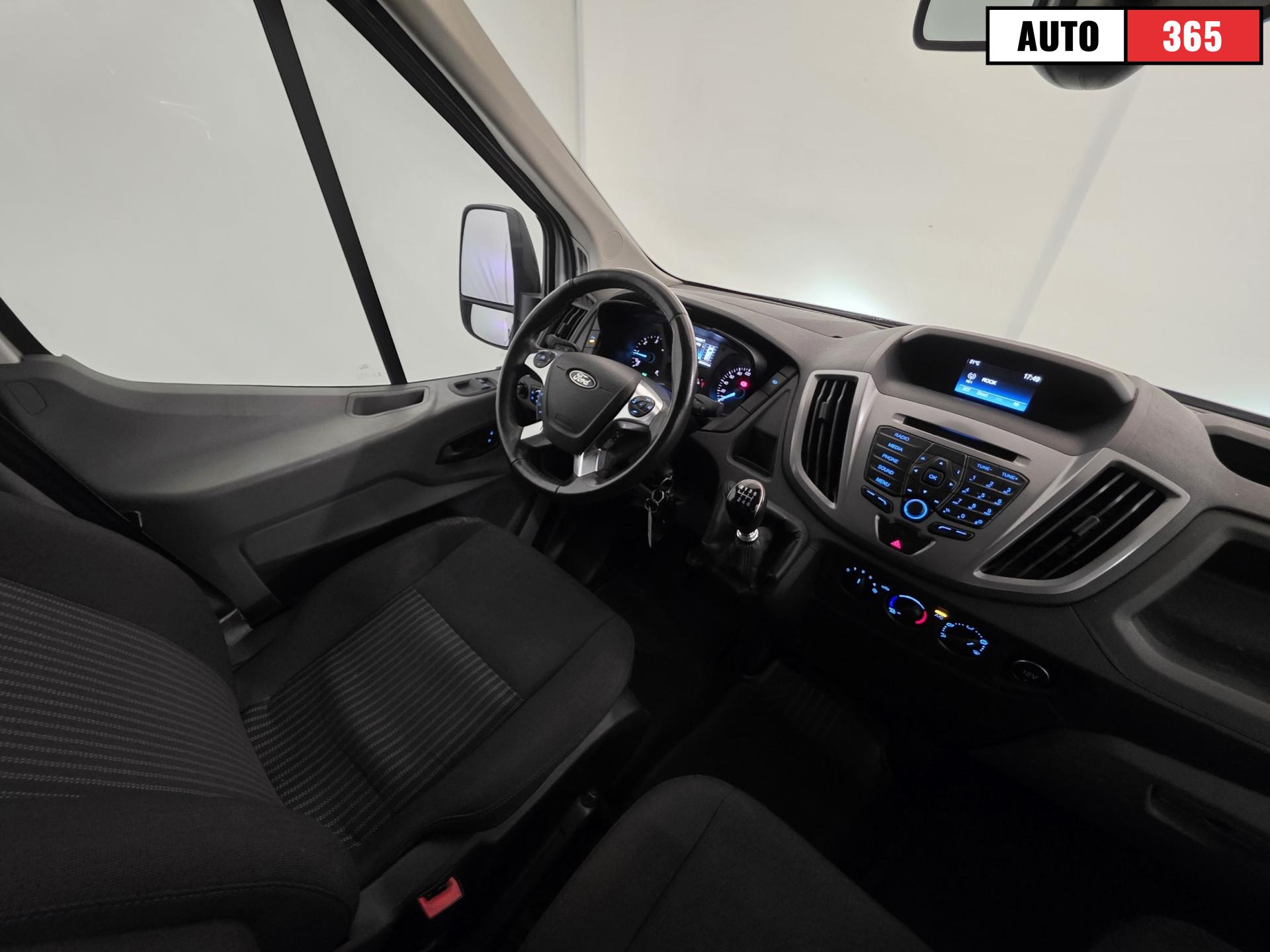 Ford Transit - Image 6