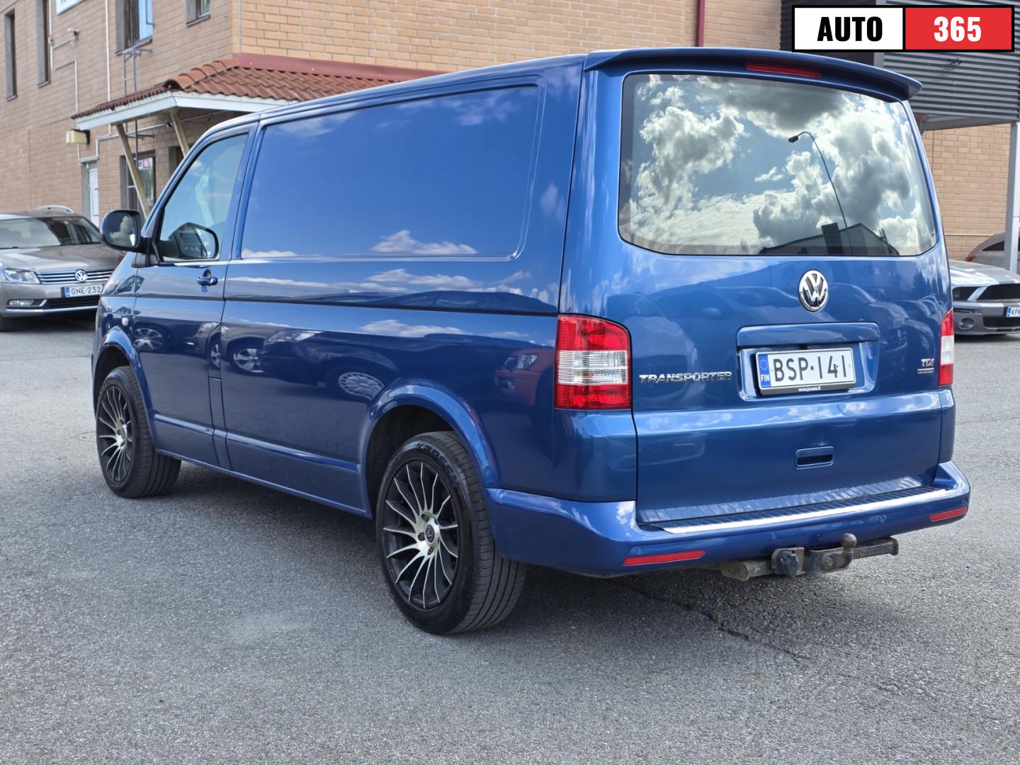 Volkswagen Transporter - Image 4