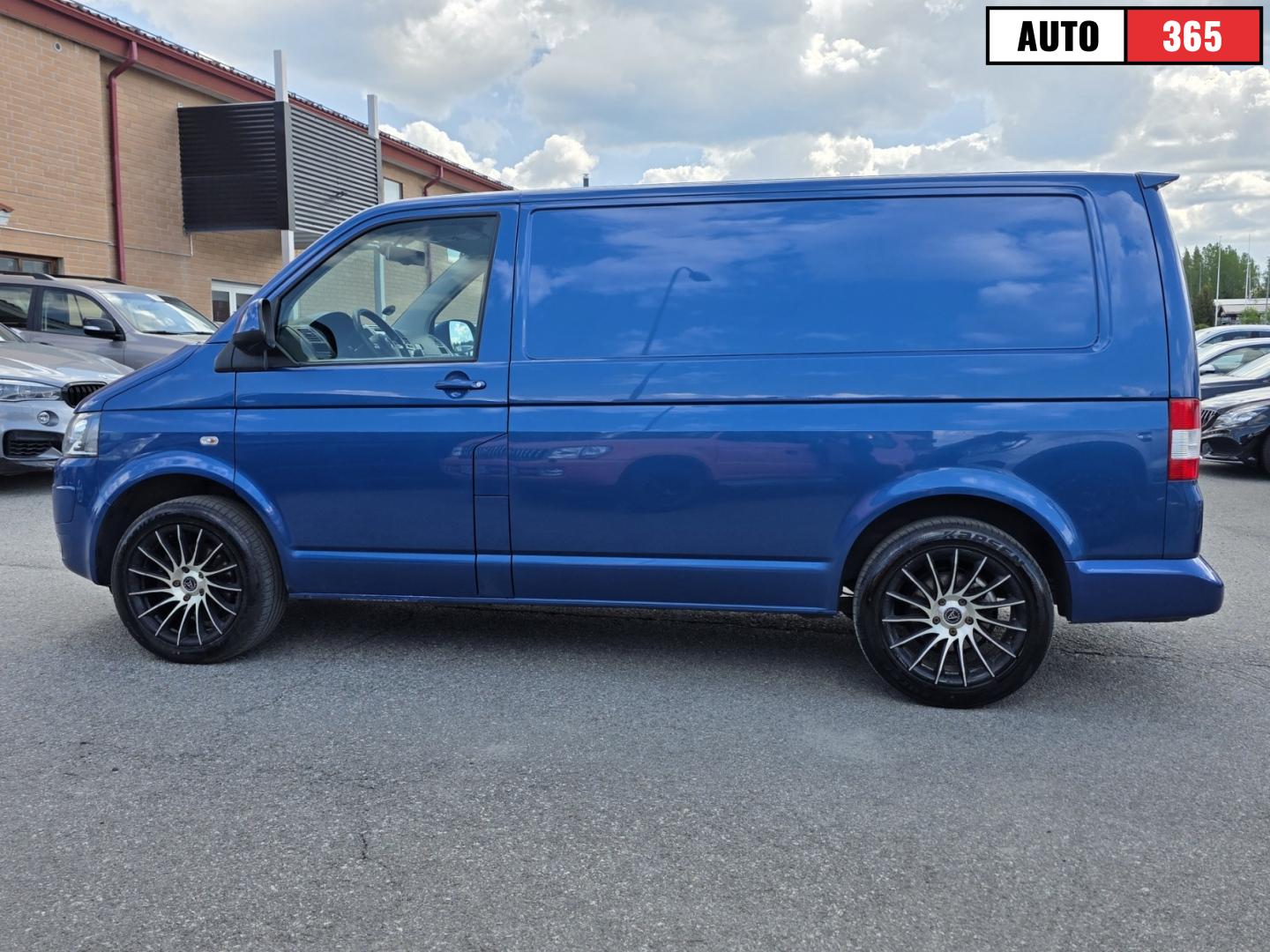 Volkswagen Transporter - Image 5