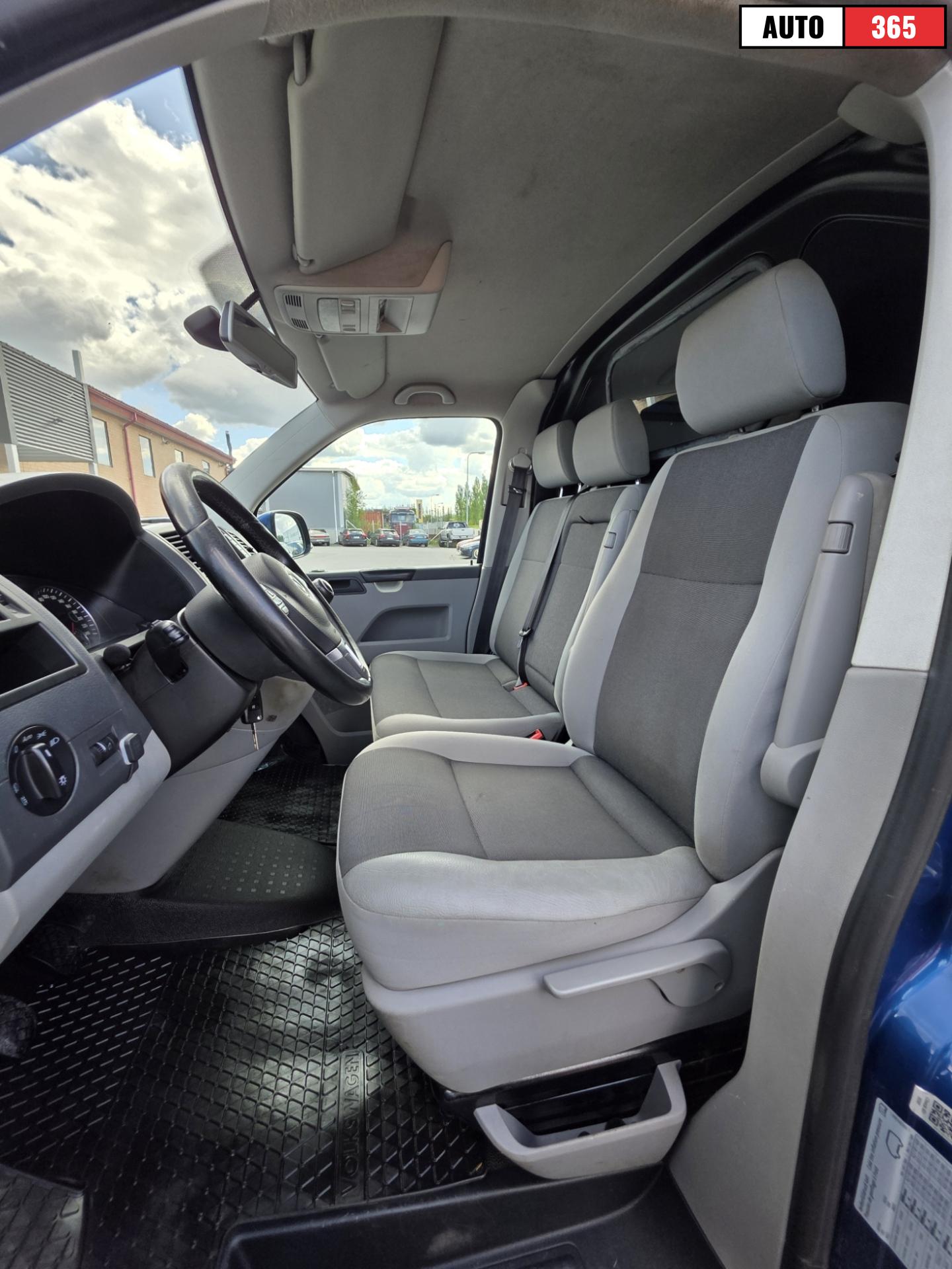 Volkswagen Transporter - Image 8