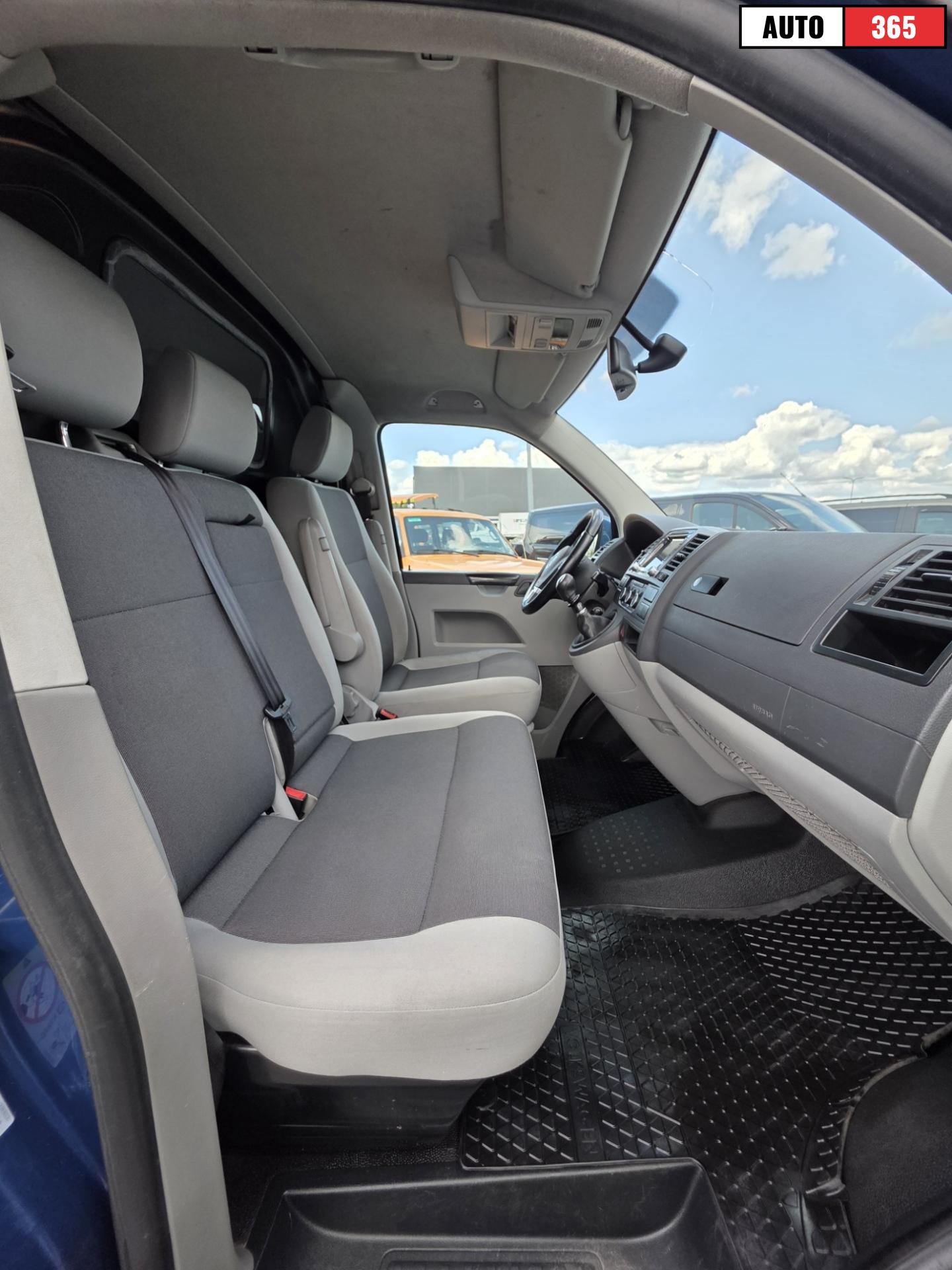 Volkswagen Transporter - Image 10