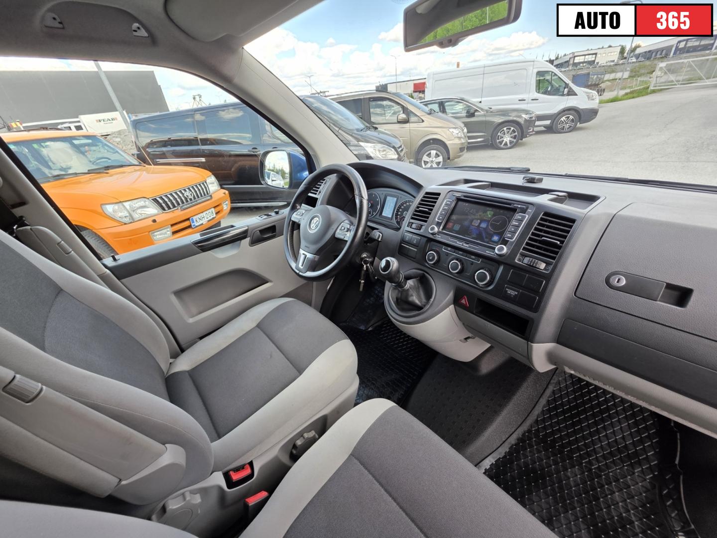 Volkswagen Transporter - Image 9